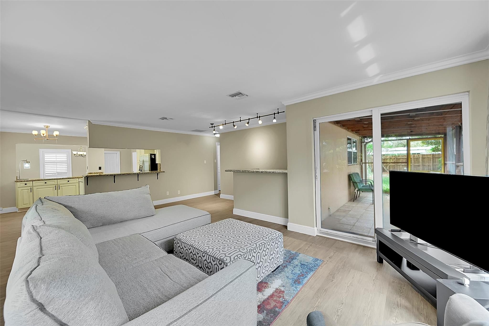 351 NE 42nd Ct