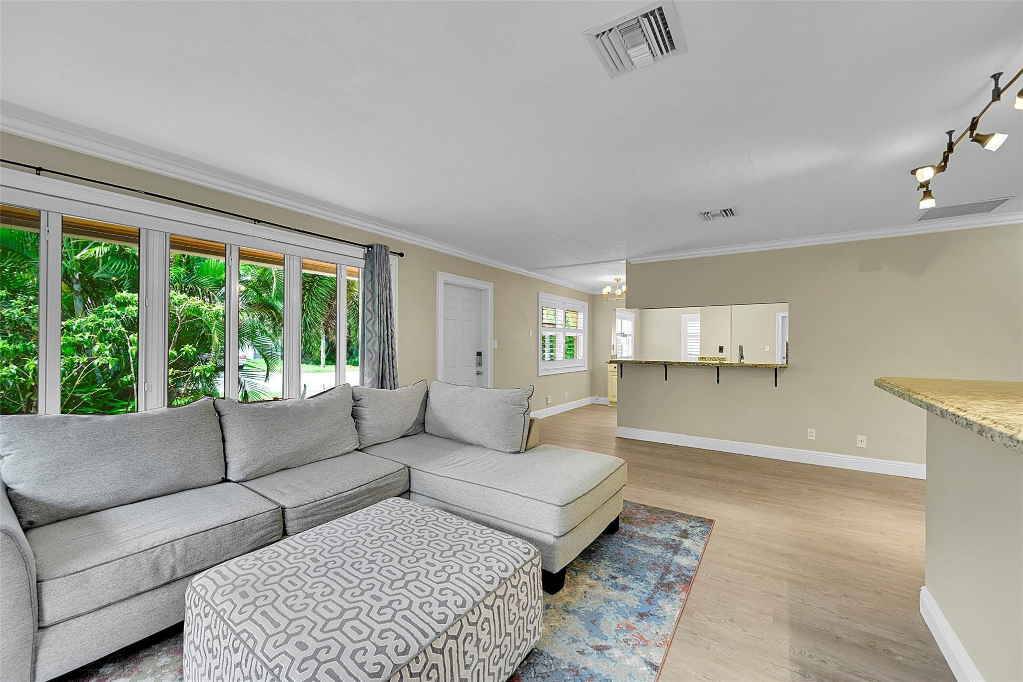 351 NE 42nd Ct