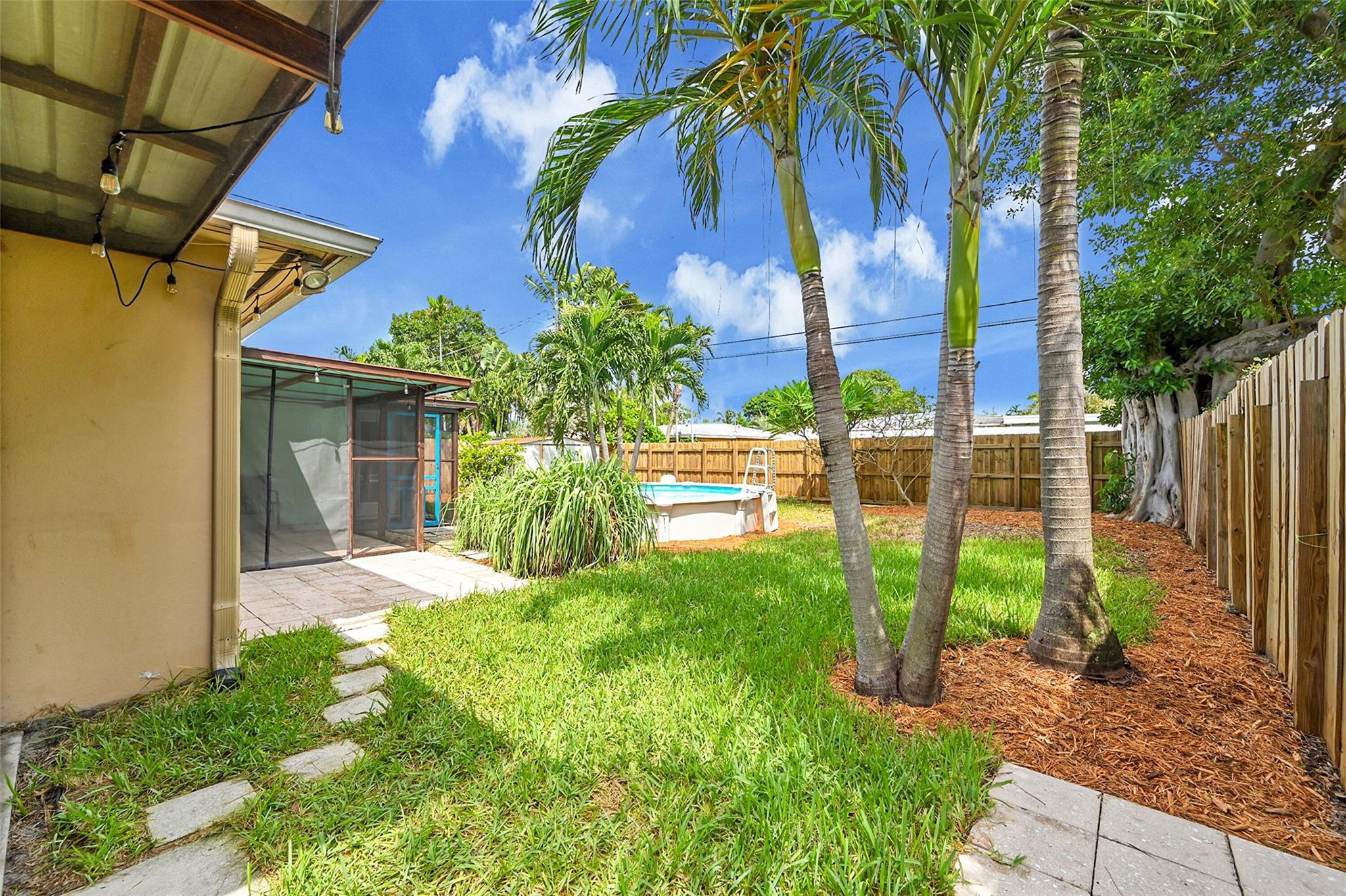 351 NE 42nd Ct