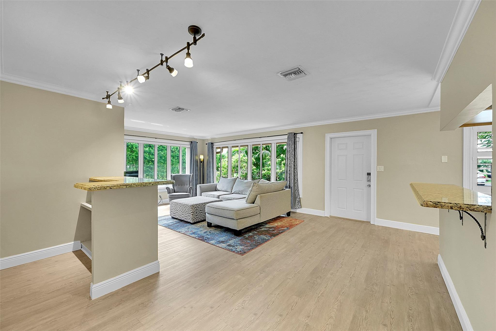 351 NE 42nd Ct