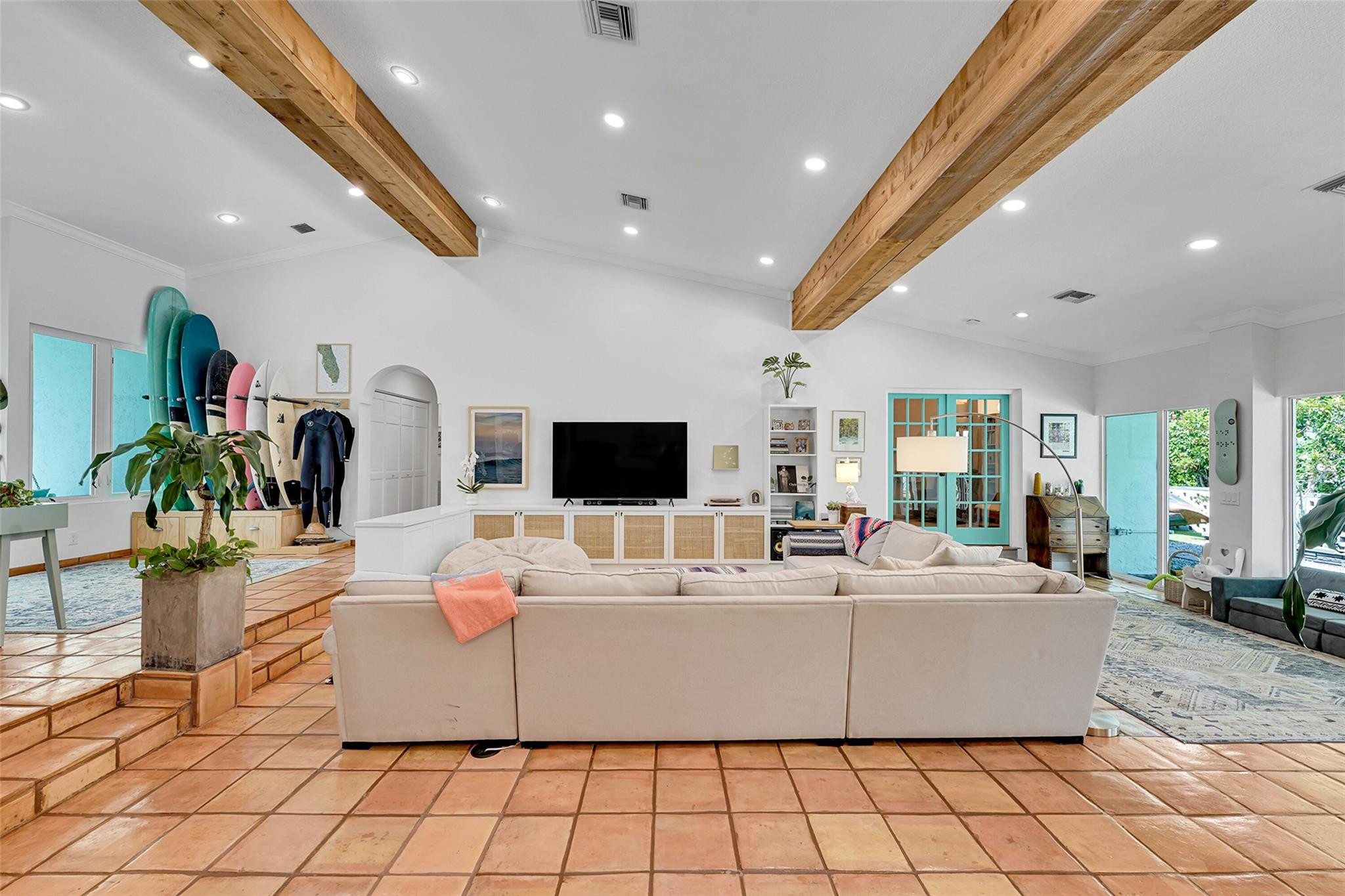 2739 Oak Tree Ln
