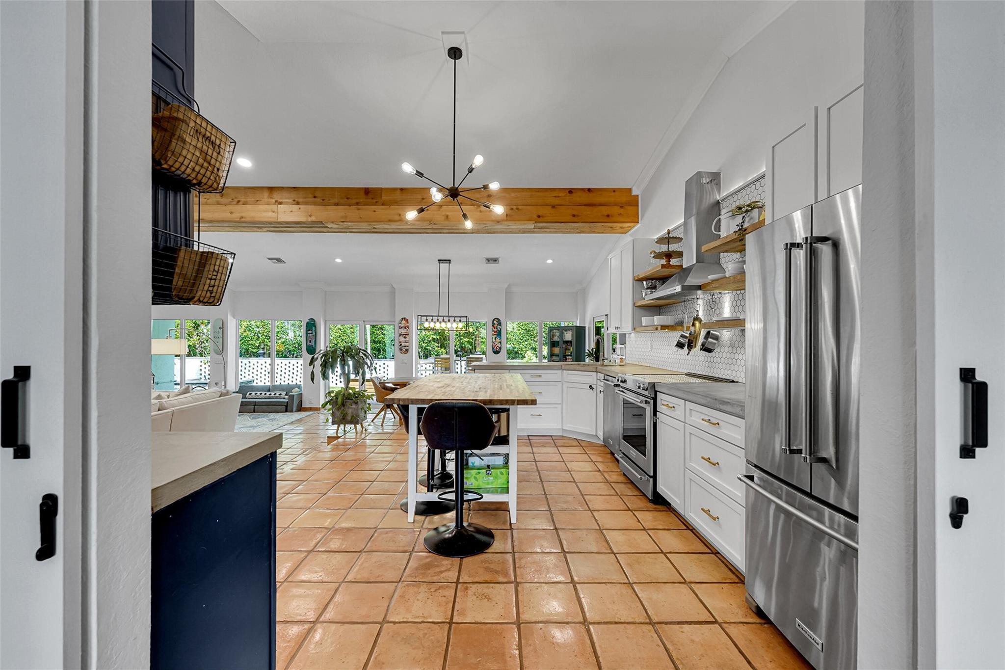 2739 Oak Tree Ln