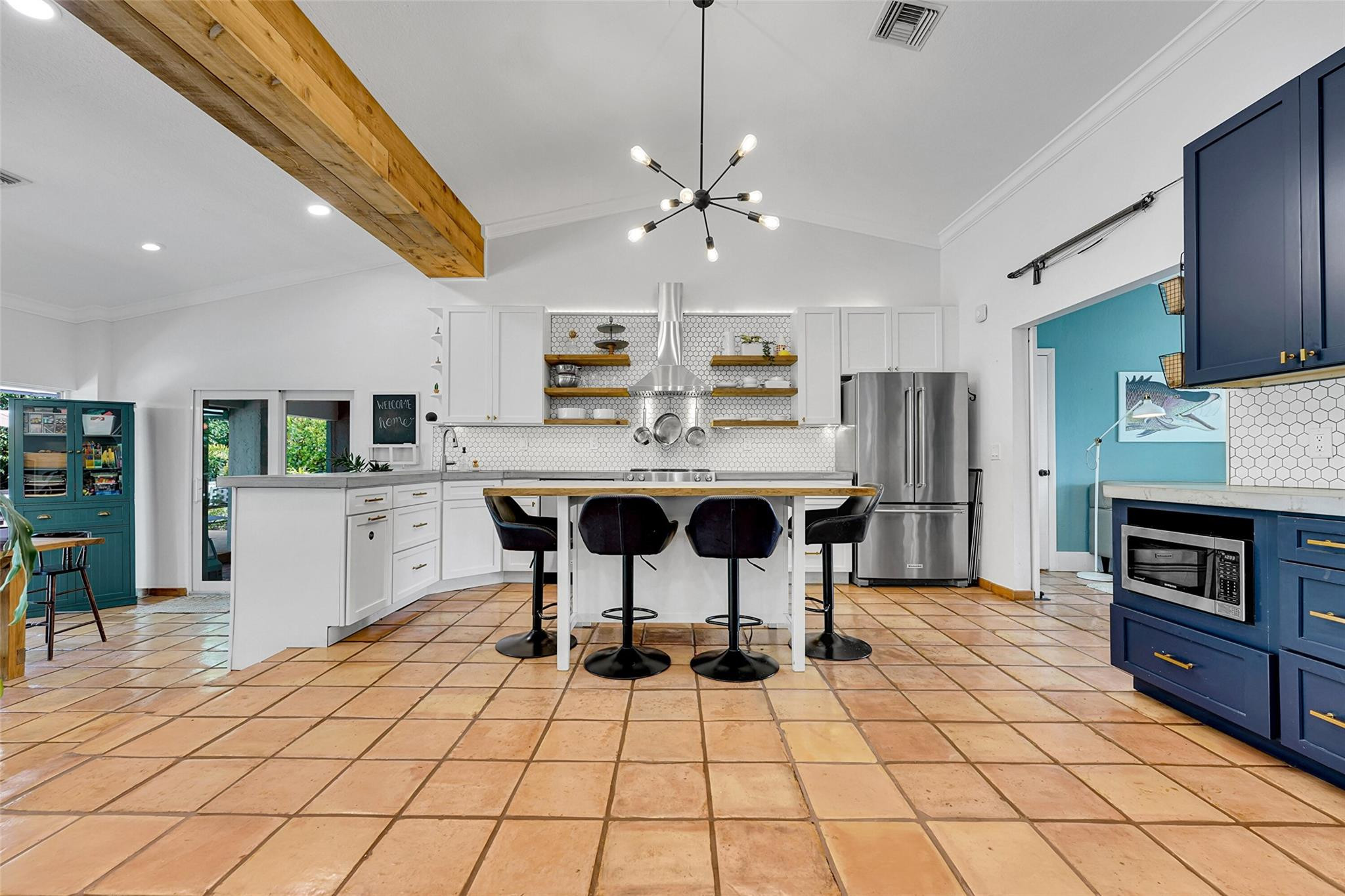 2739 Oak Tree Ln