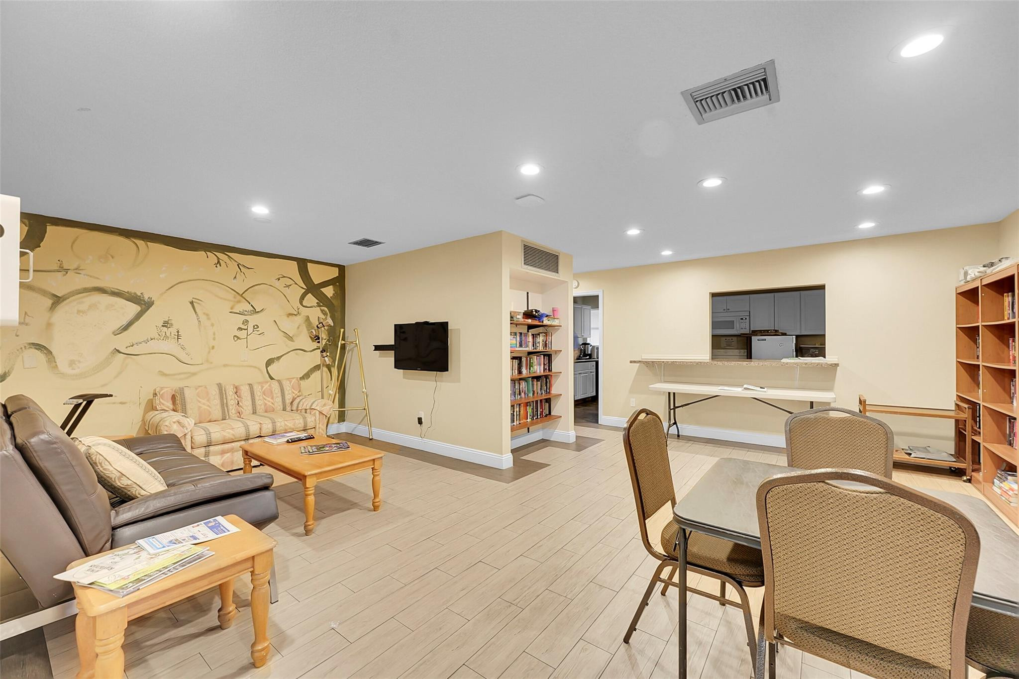 468 Long Bow Ct 468
