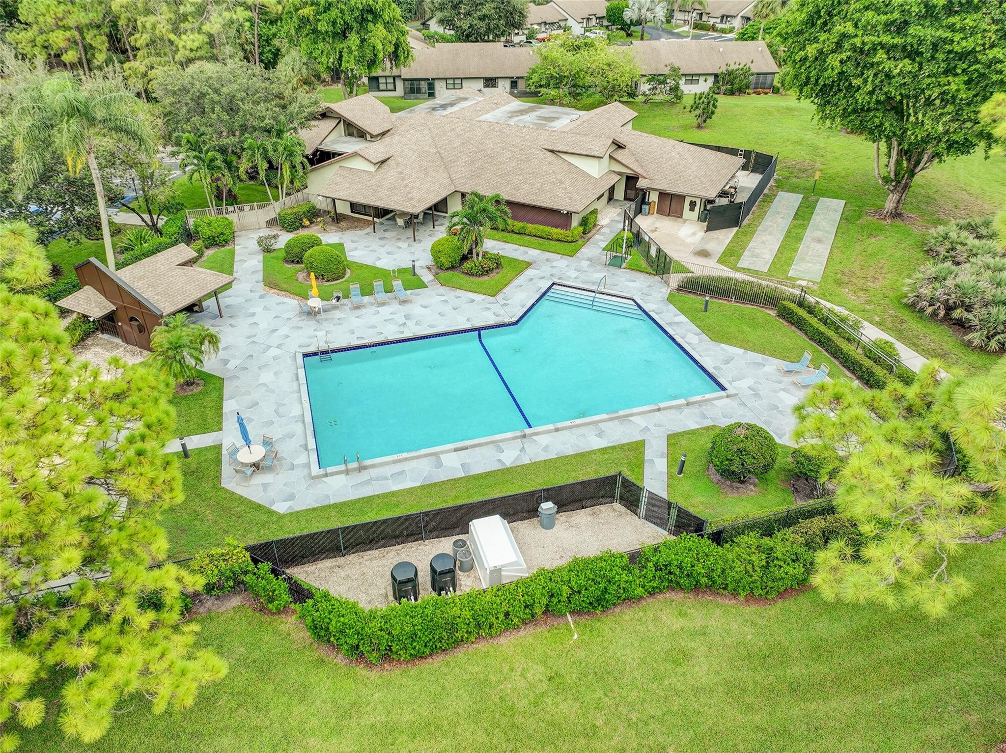 468 Long Bow Ct 468