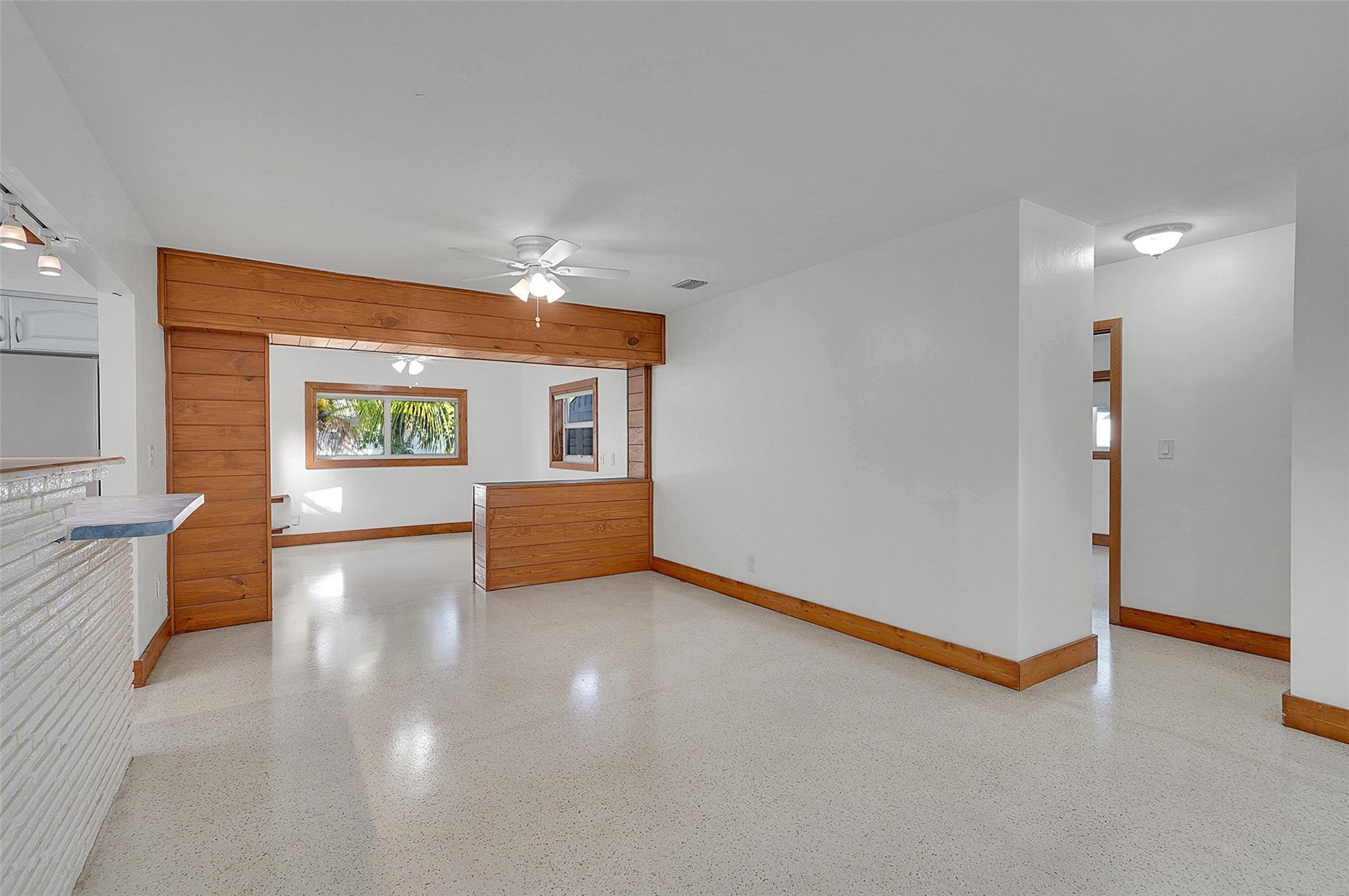 29 SE 8th St