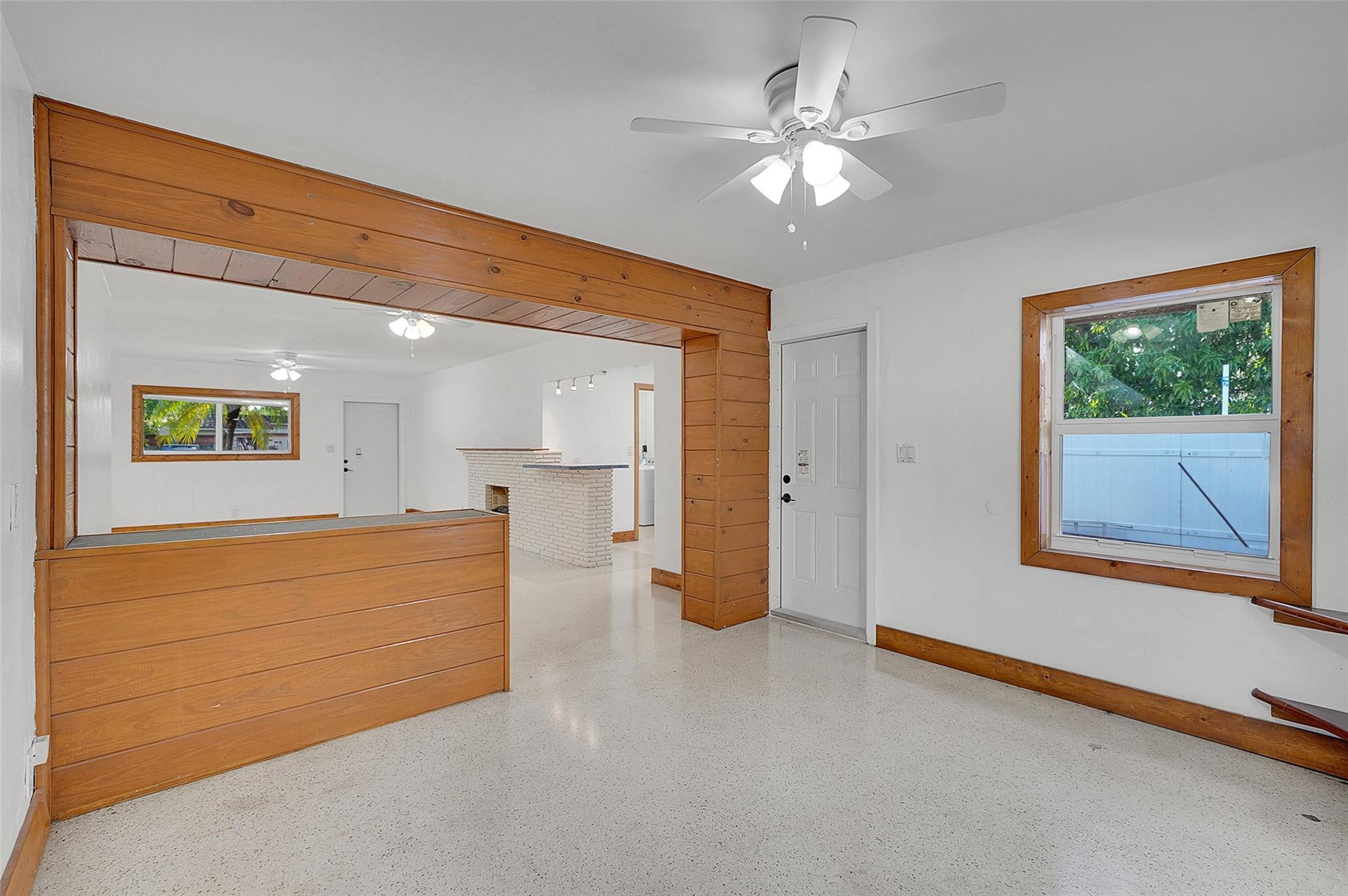 29 SE 8th St