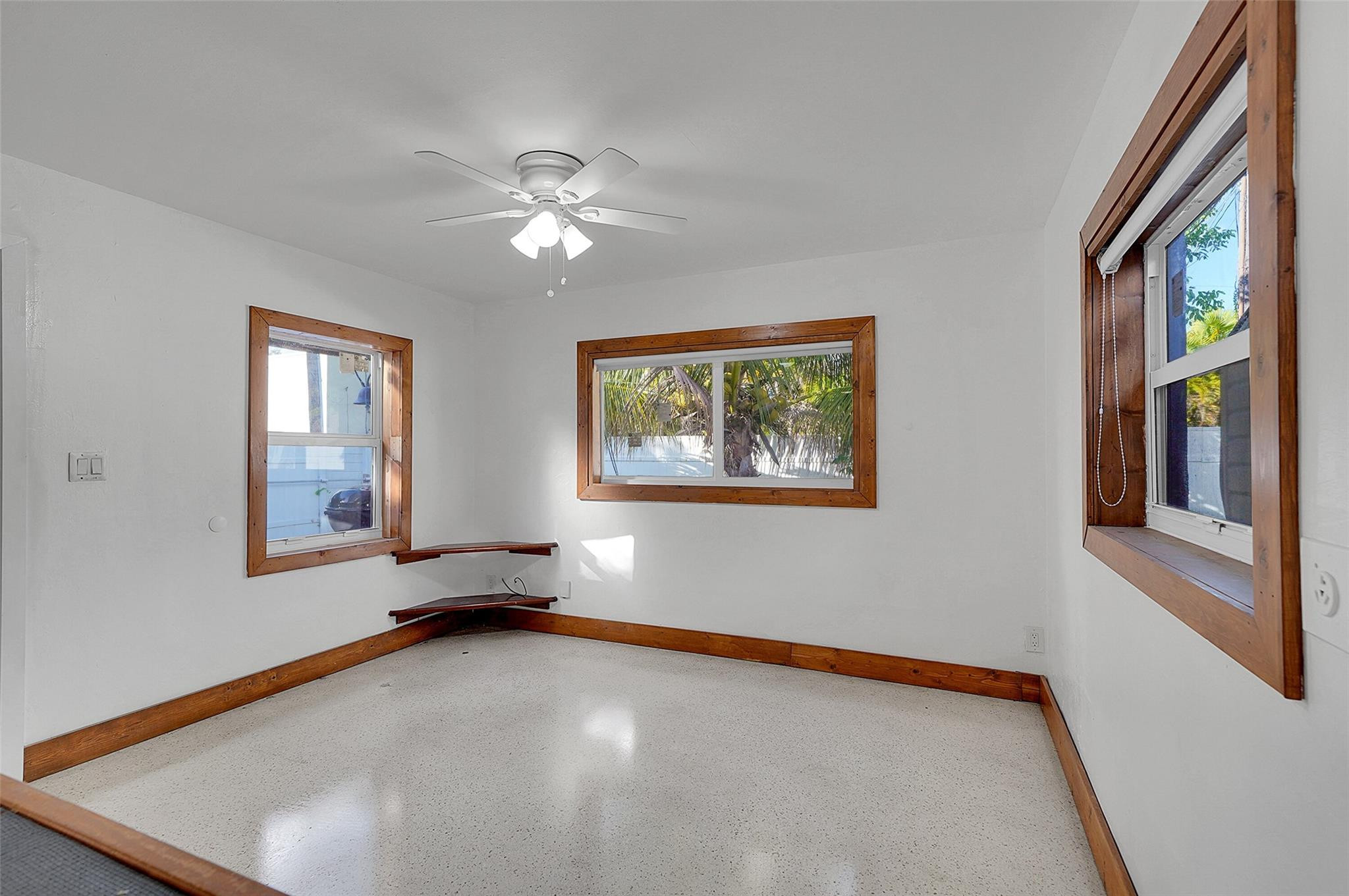 29 SE 8th St