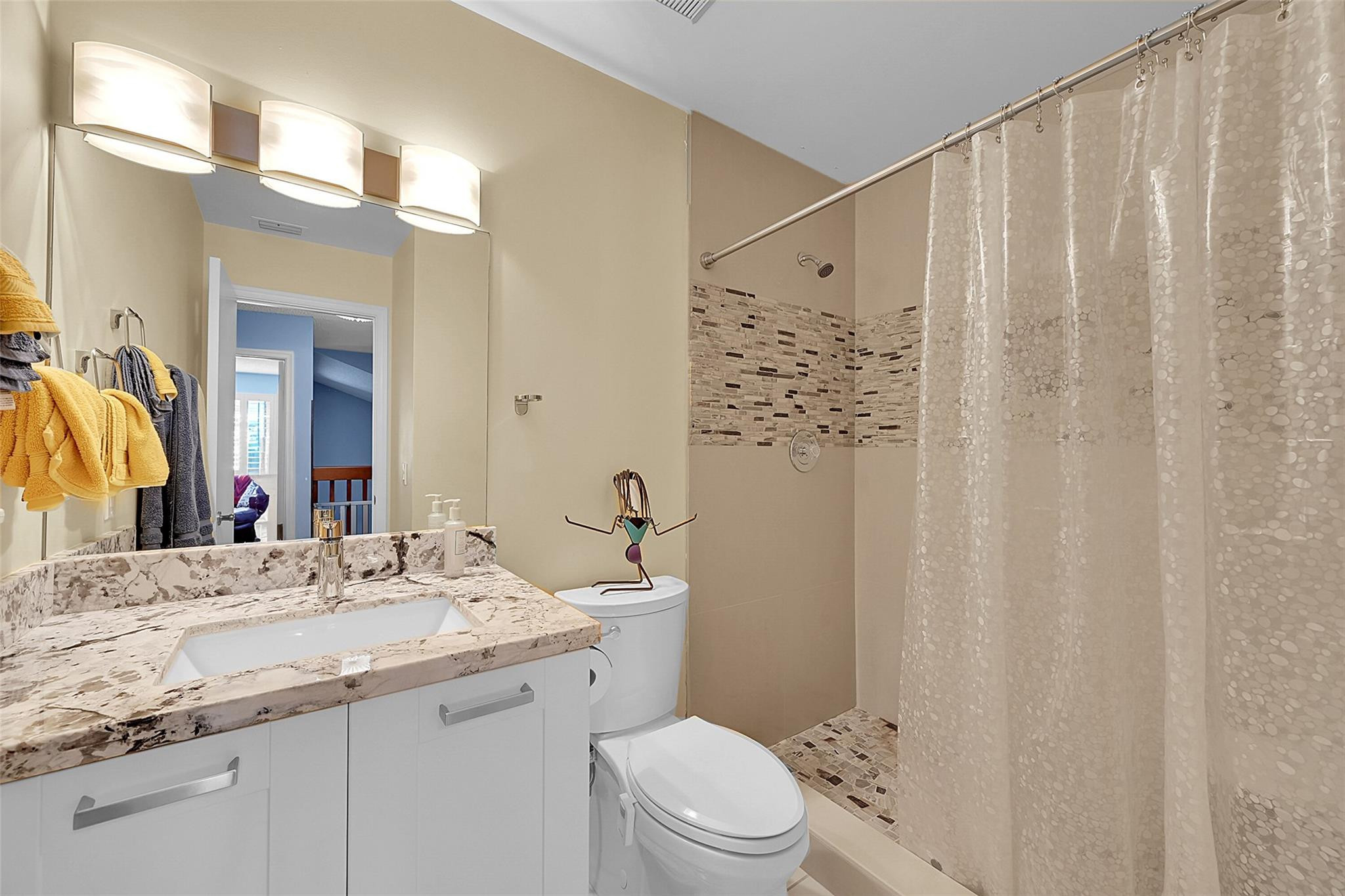 2922 Port Royale Ln 2922