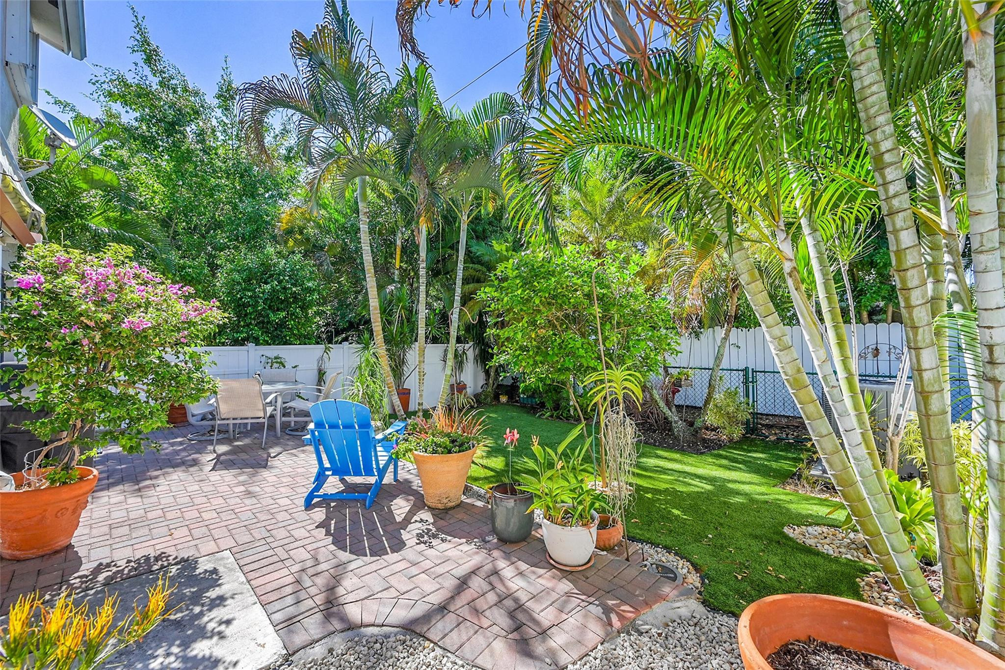 2922 Port Royale Ln 2922