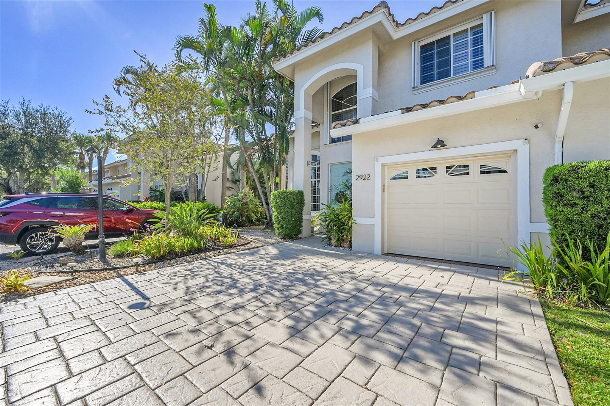 2922 Port Royale Ln 2922