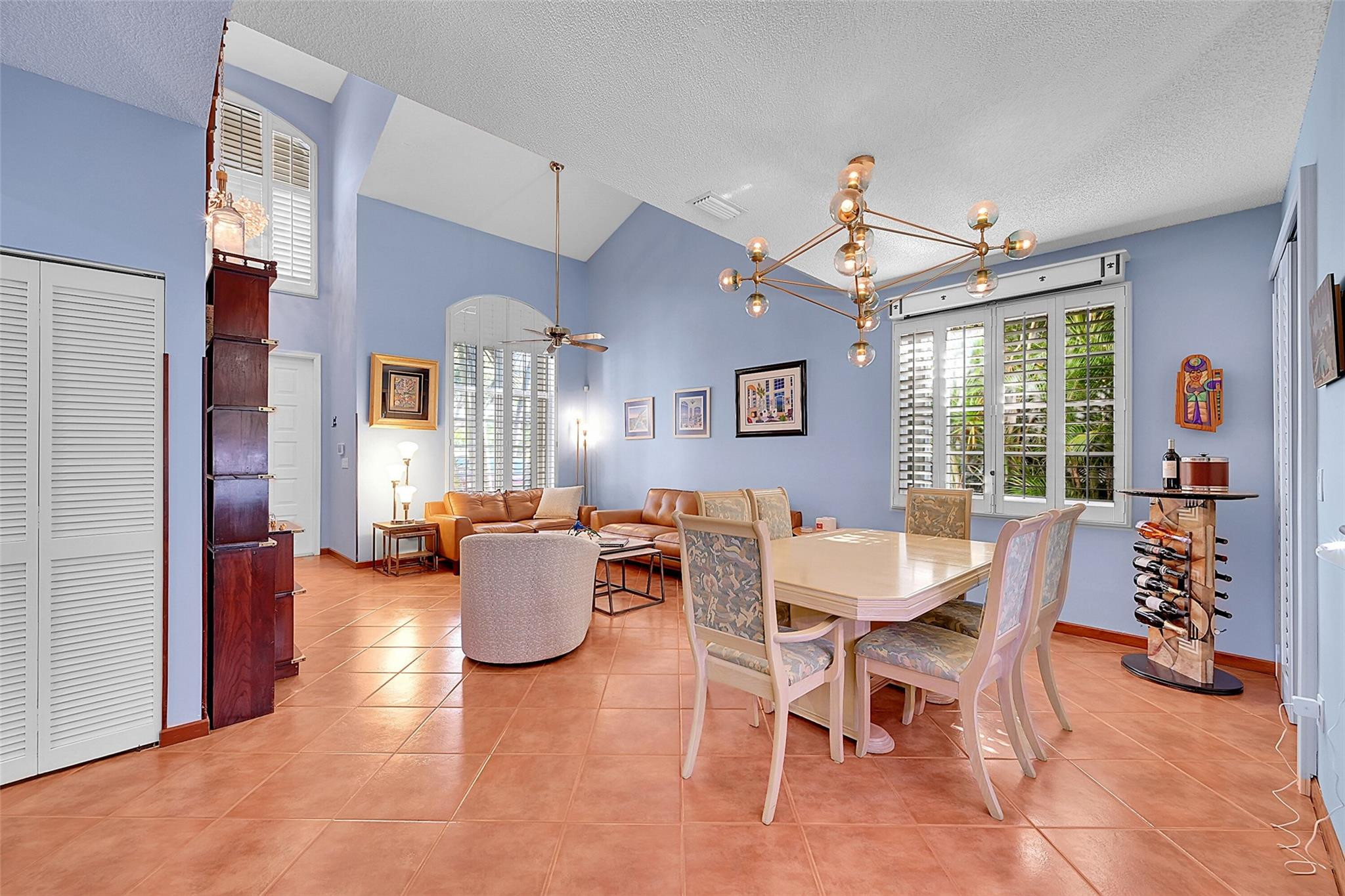 2922 Port Royale Ln 2922