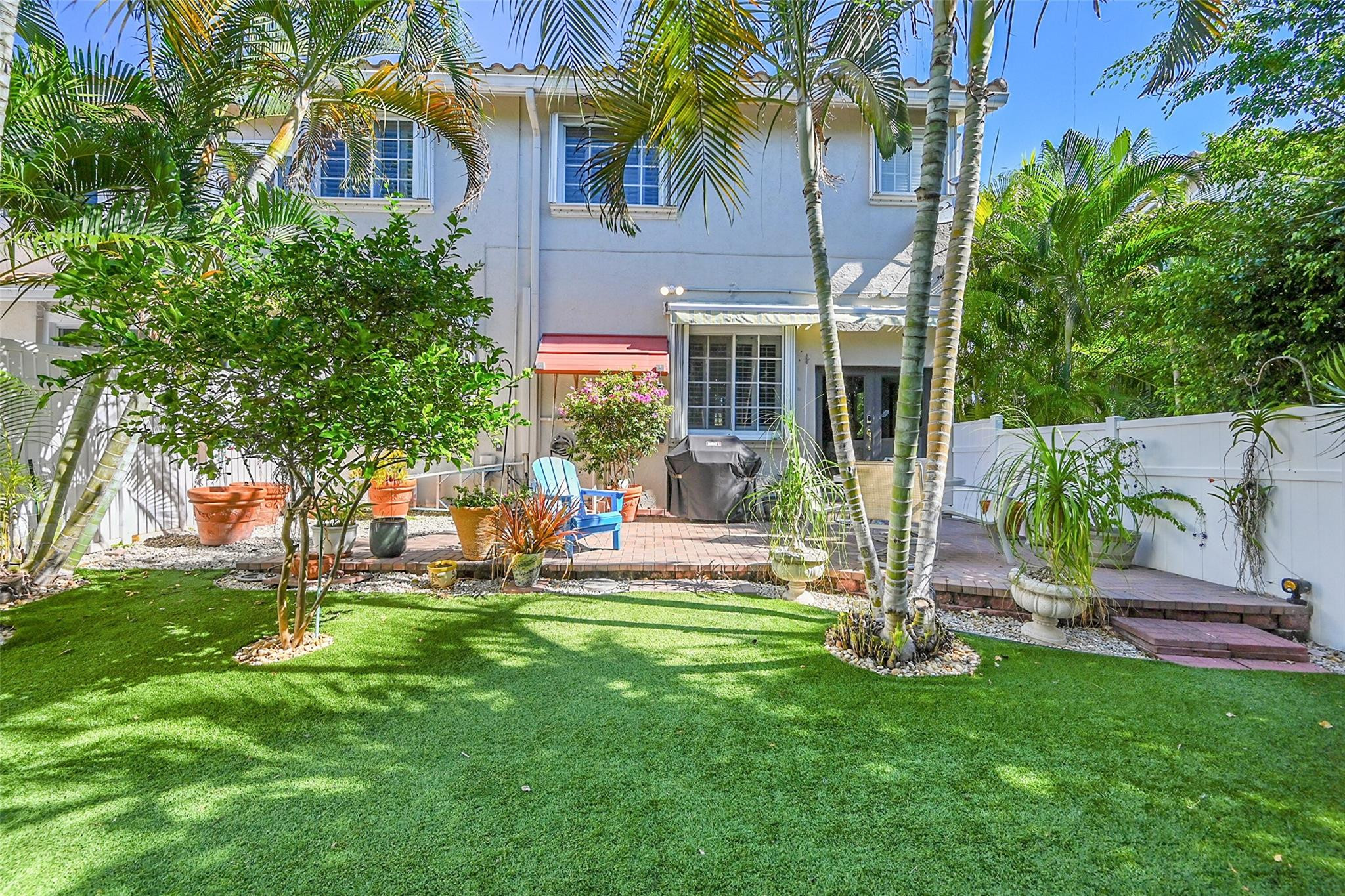 2922 Port Royale Ln 2922