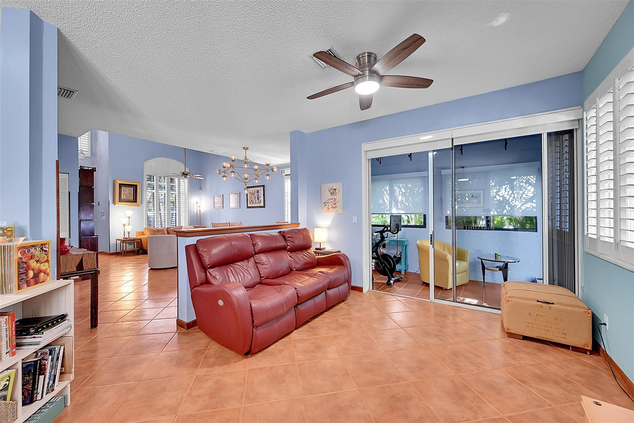2922 Port Royale Ln 2922