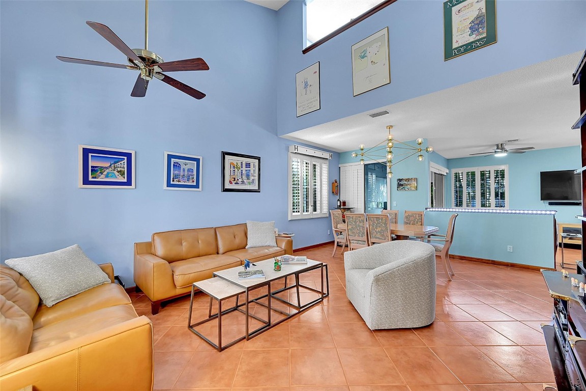 2922 Port Royale Ln 2922