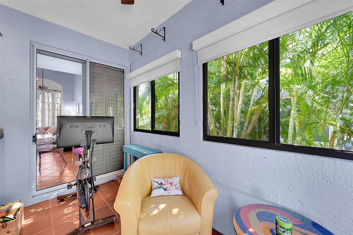 2922 Port Royale Ln 2922