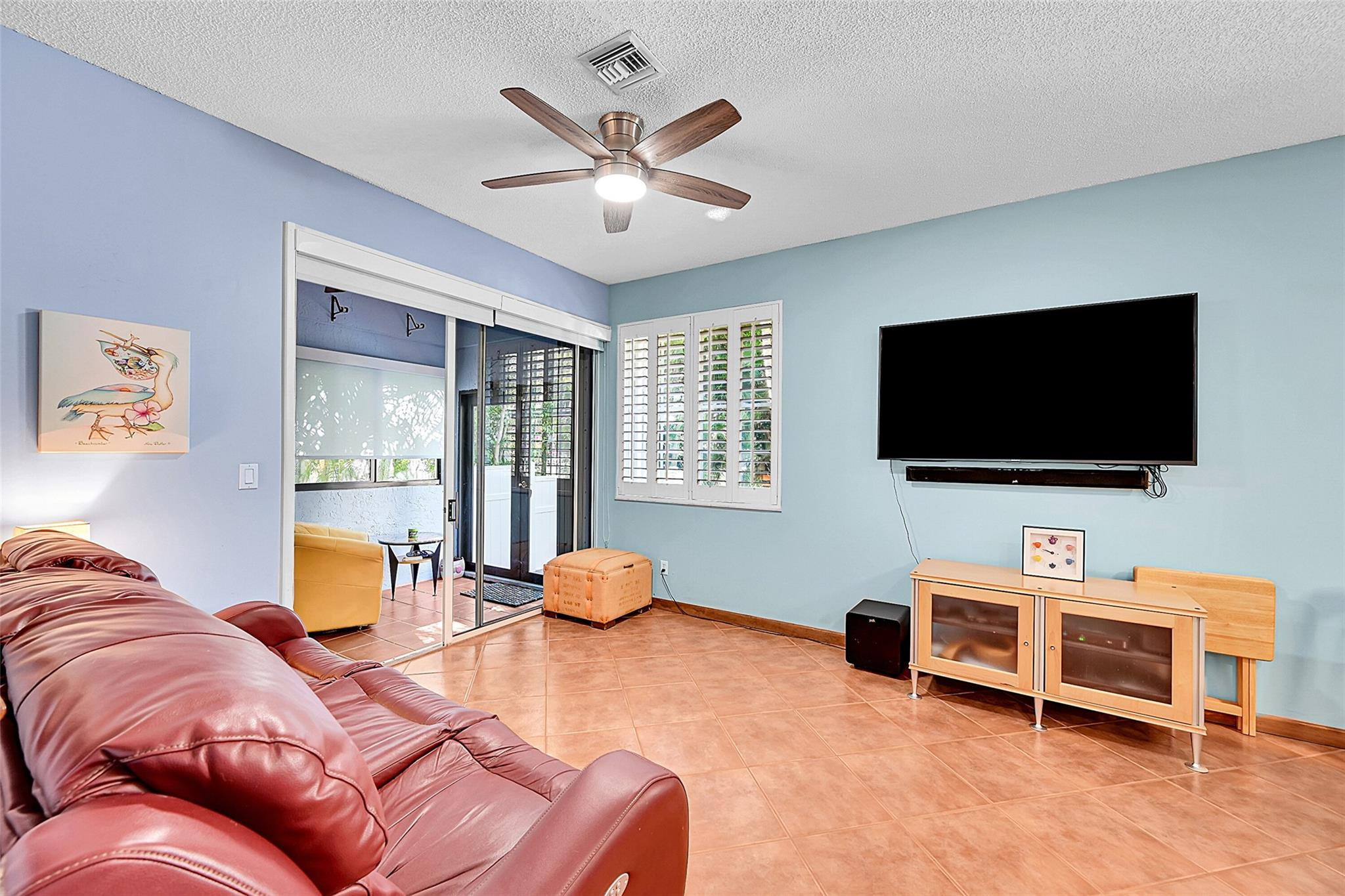 2922 Port Royale Ln 2922