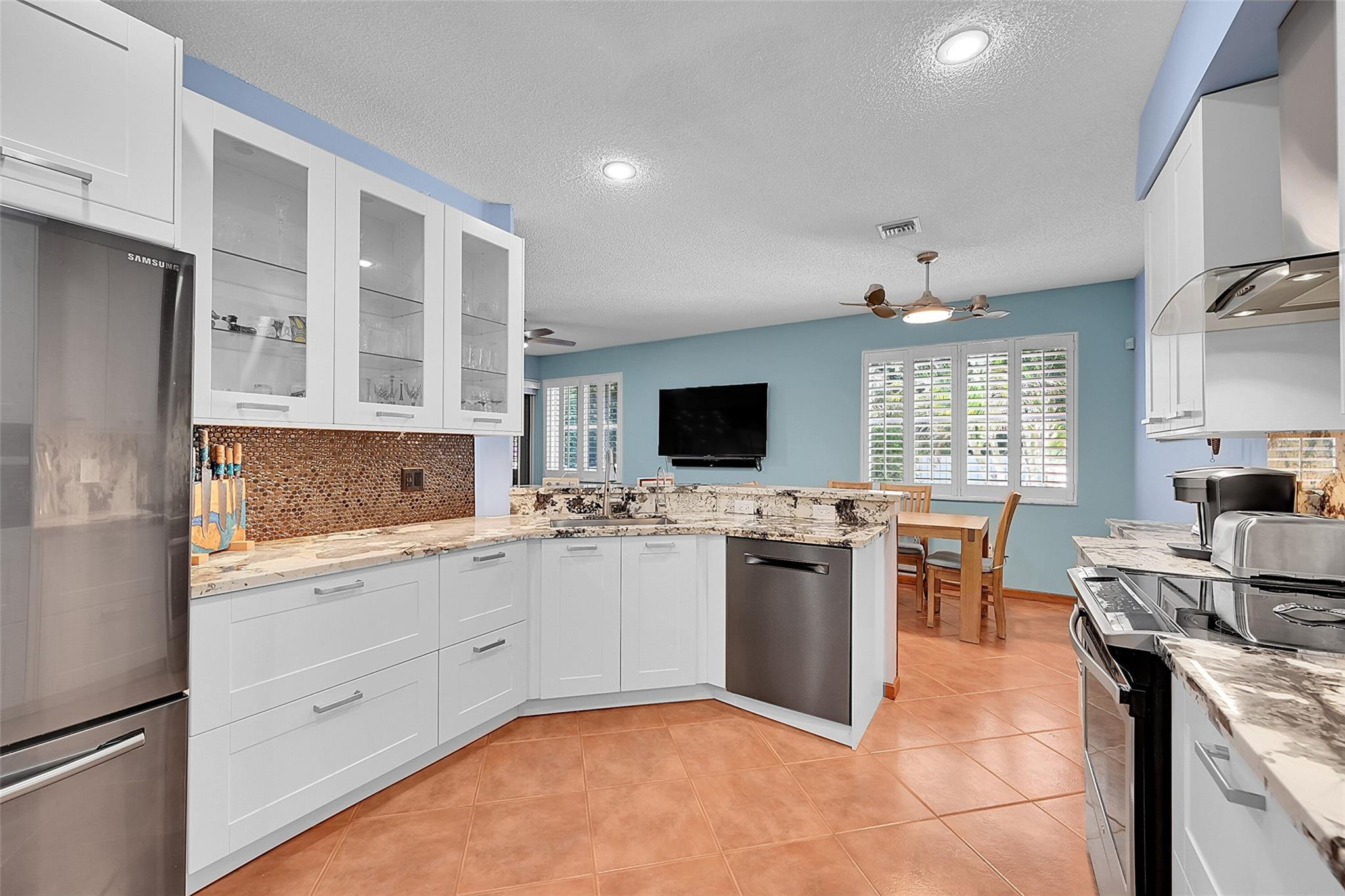 2922 Port Royale Ln 2922