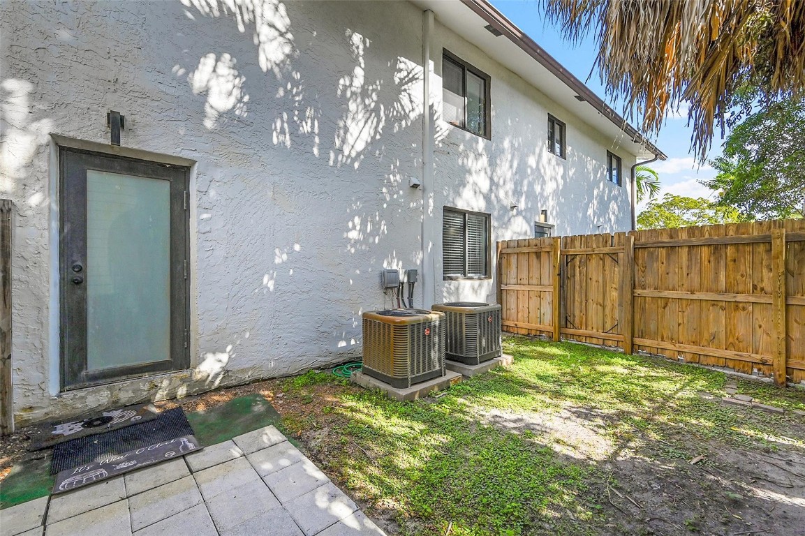 200 NW 25th Street, Fort Lauderdale