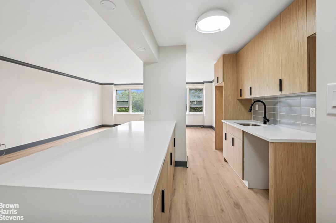 4525 Henry Hudson Parkway W B607