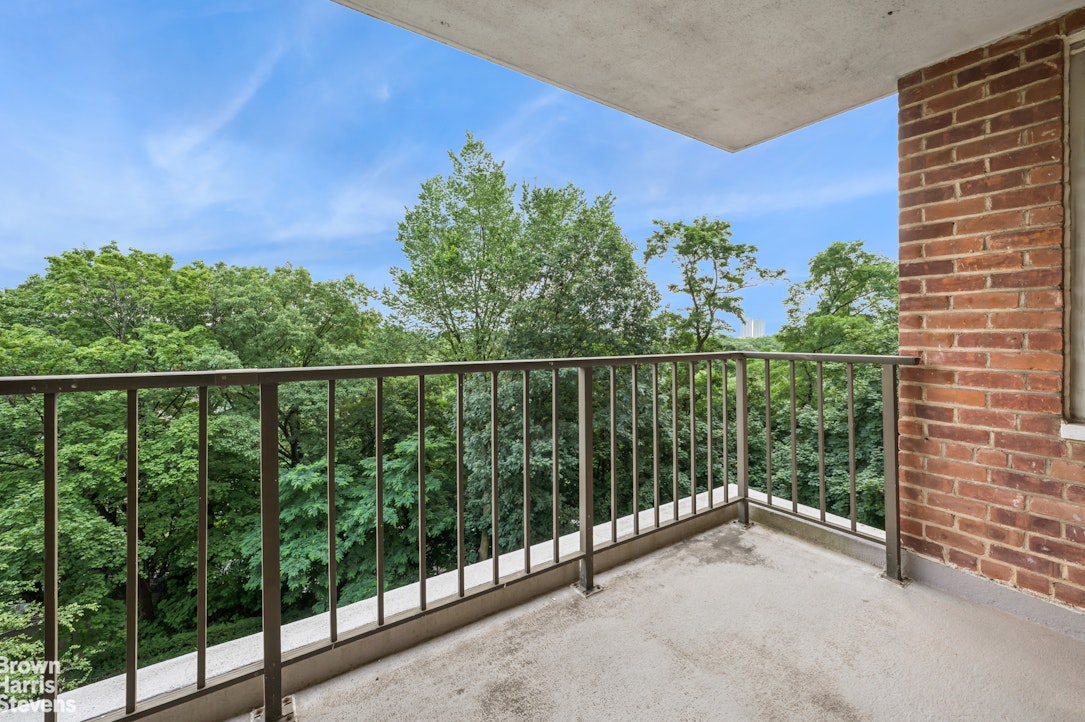 4525 Henry Hudson Parkway W B607