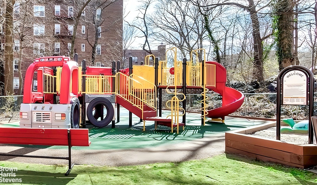 4525 Henry Hudson Parkway W B607