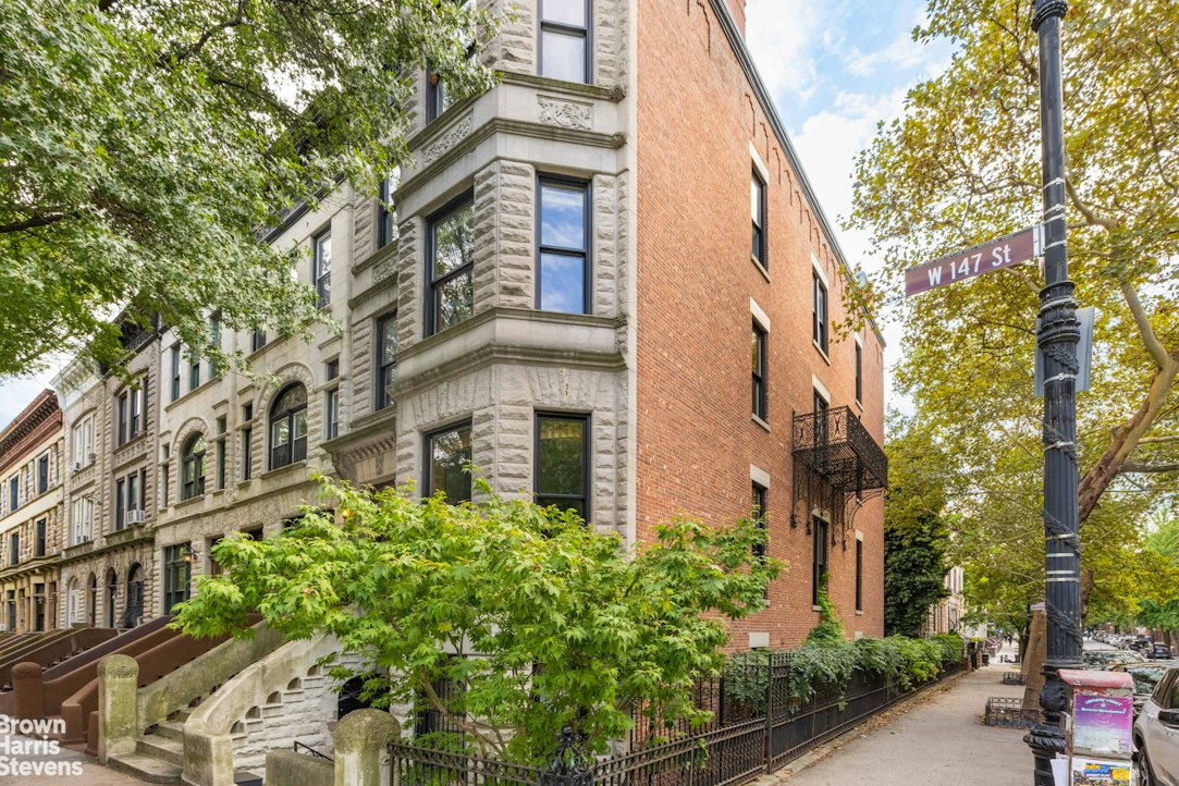 393 CONVENT Avenue