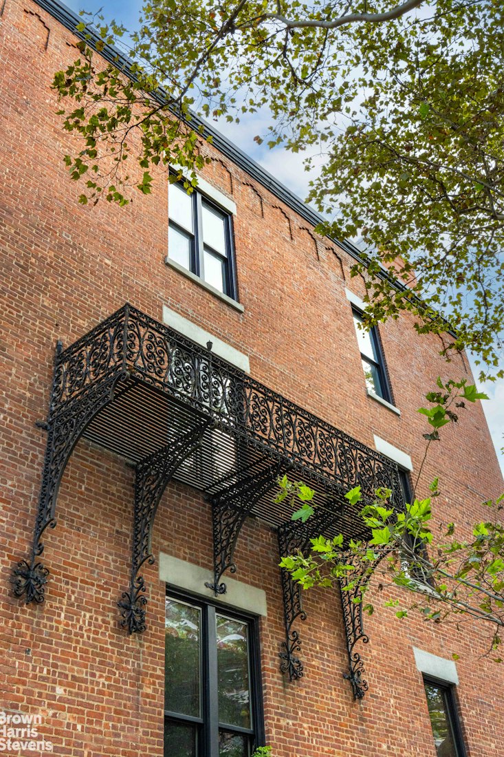 393 CONVENT Avenue