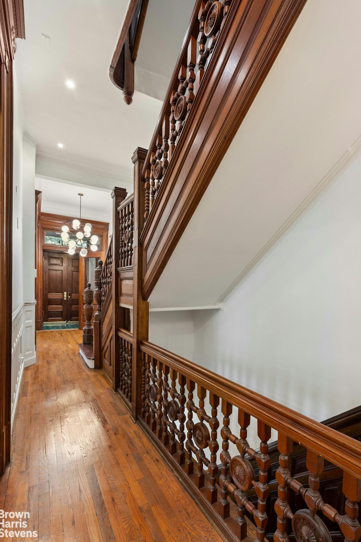 393 CONVENT Avenue