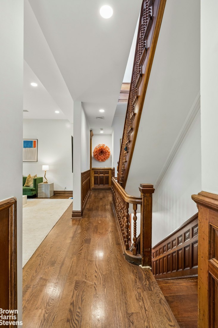 393 CONVENT Avenue
