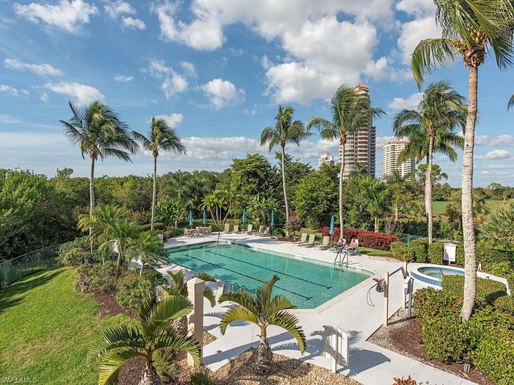 4811 Island Pond CT # 402