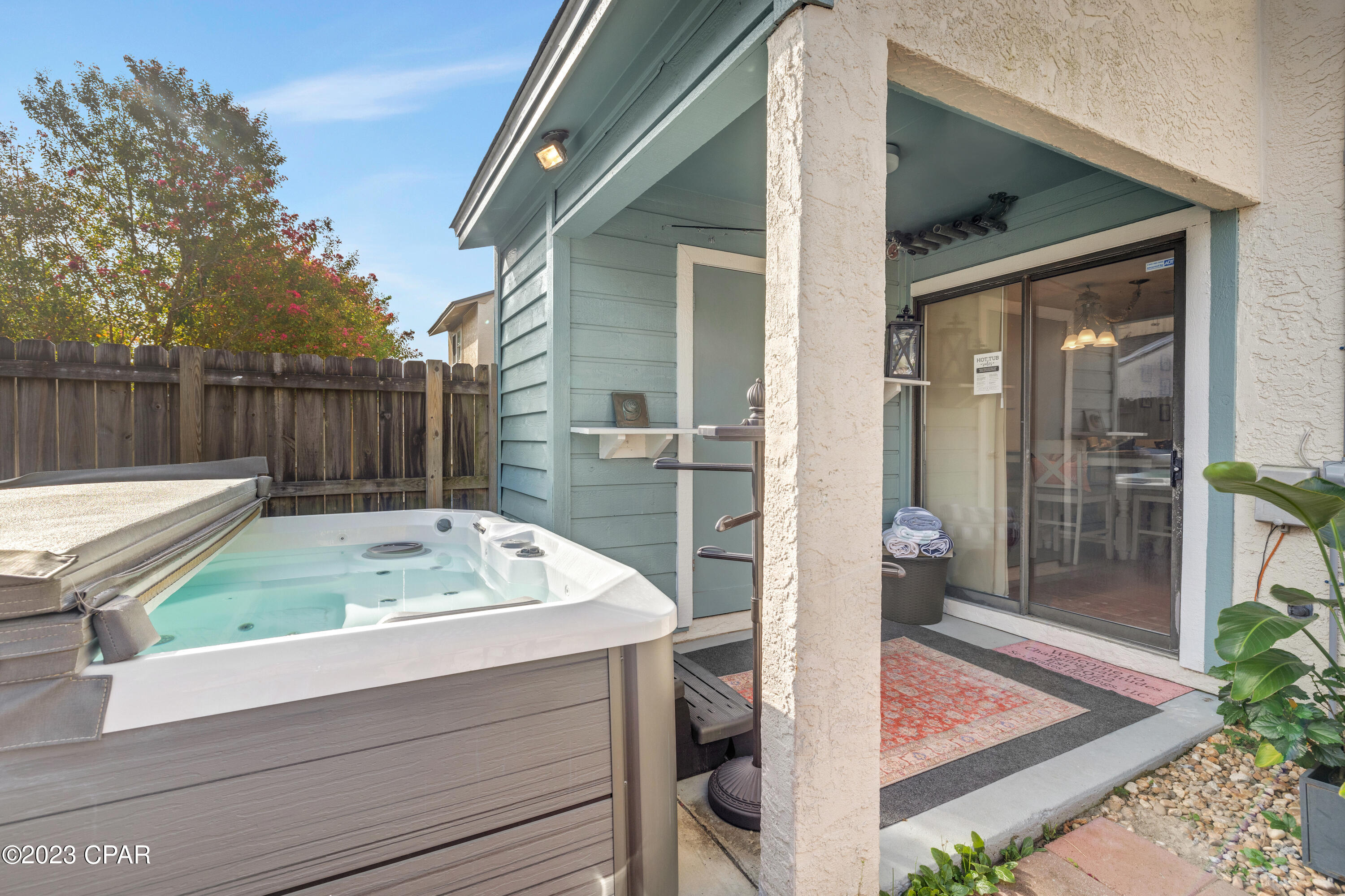 3903 Venetian Circle