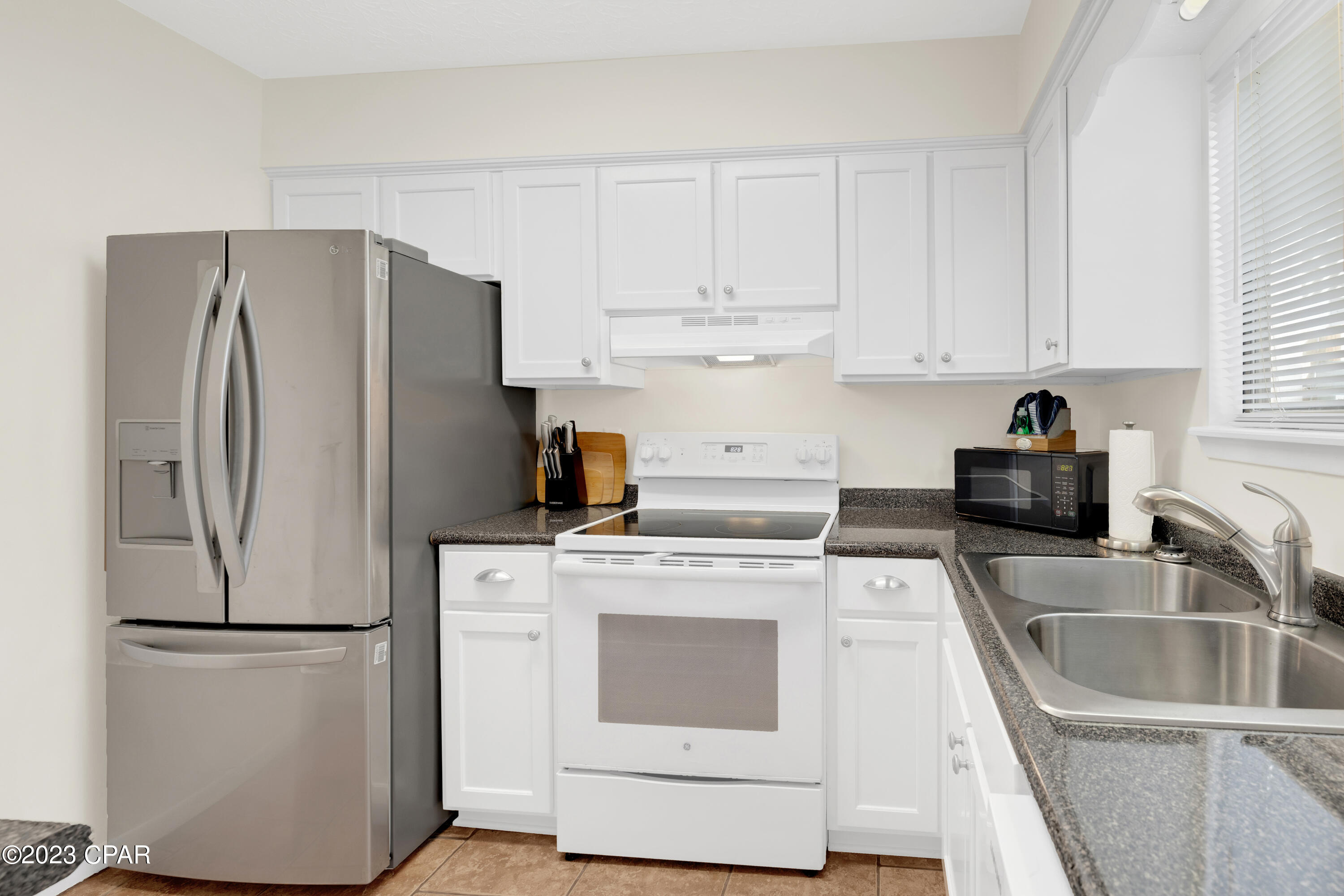 3903 Venetian Circle