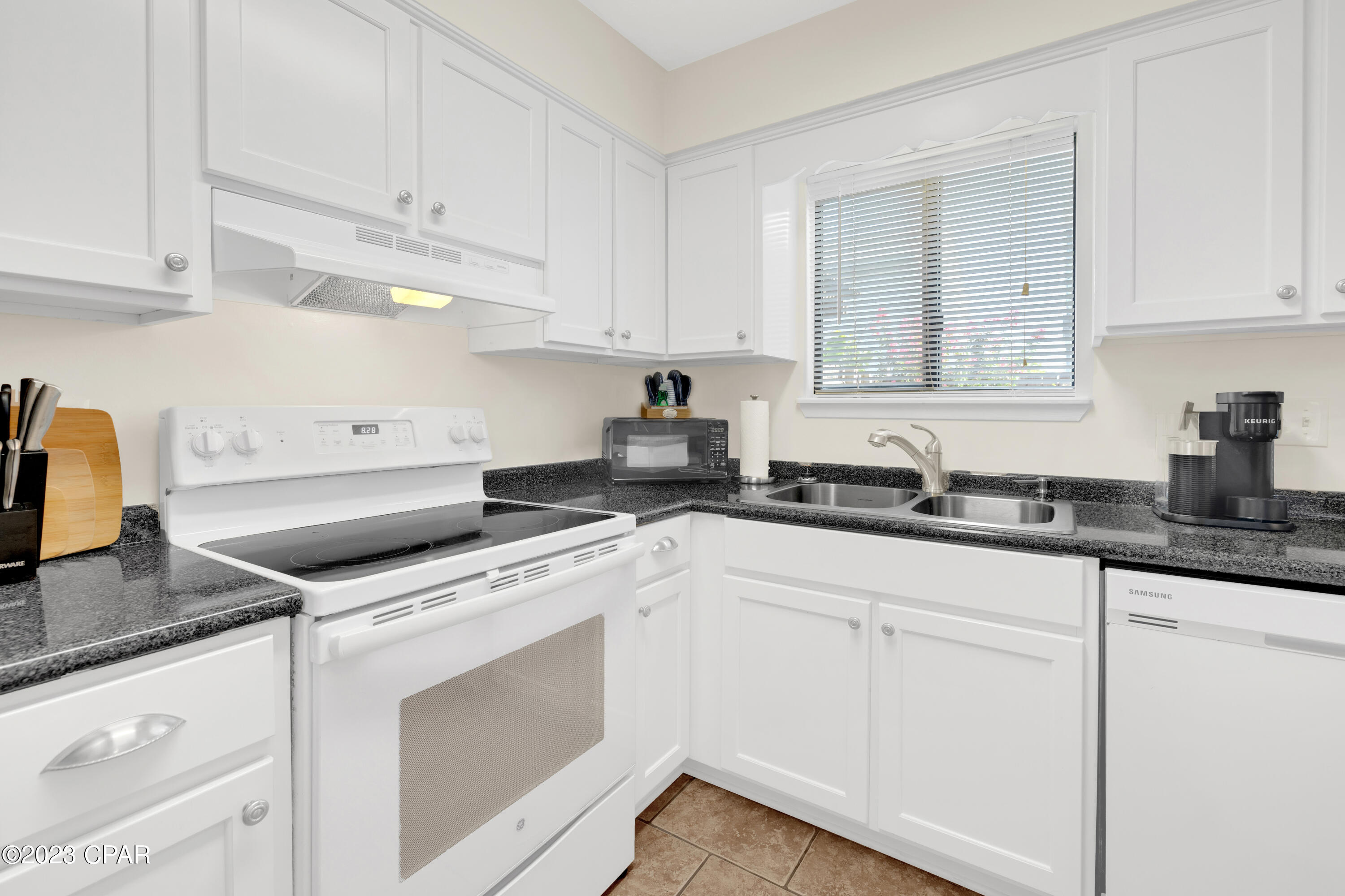 3903 Venetian Circle