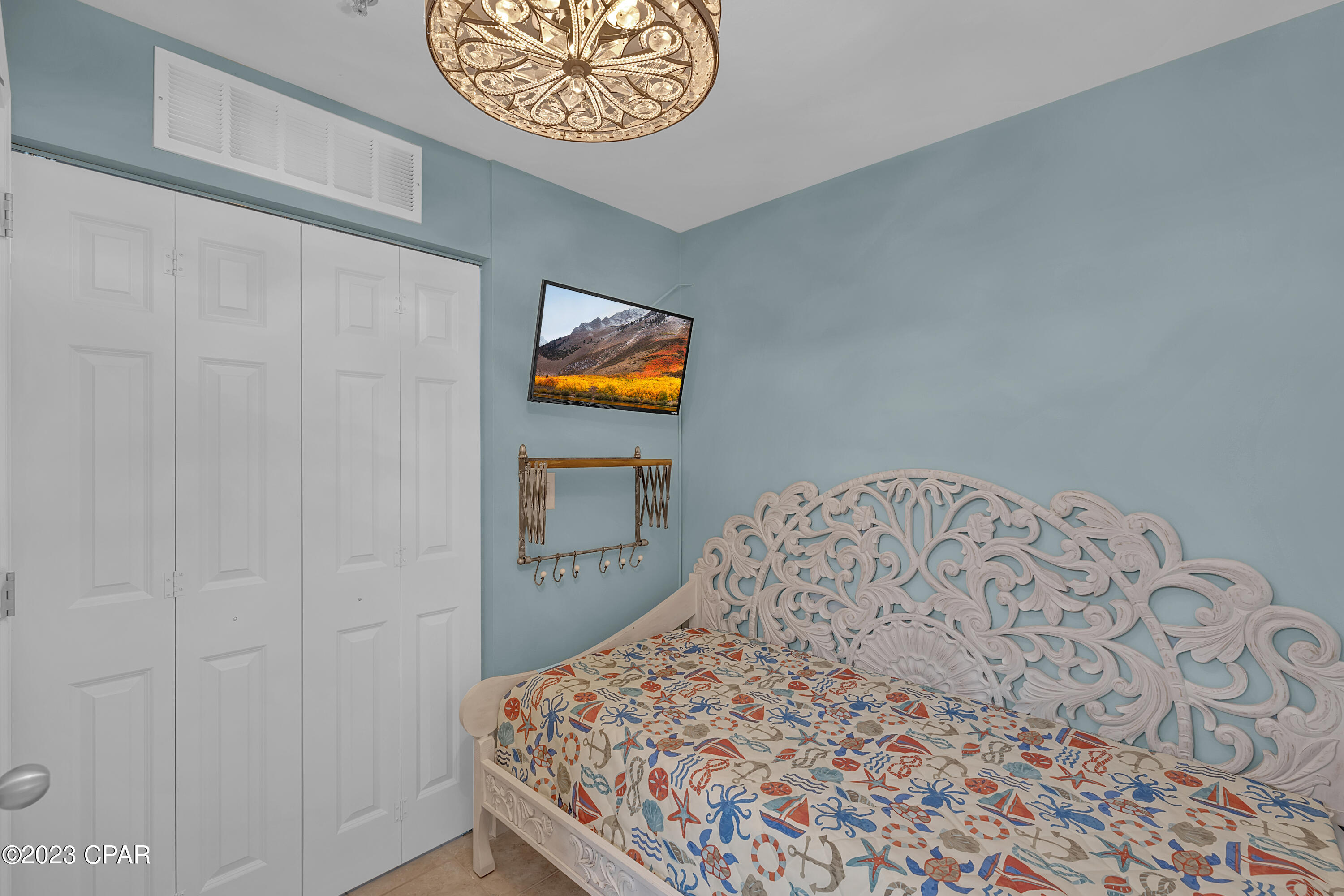 9902 S Thomas Drive Unit: 1935