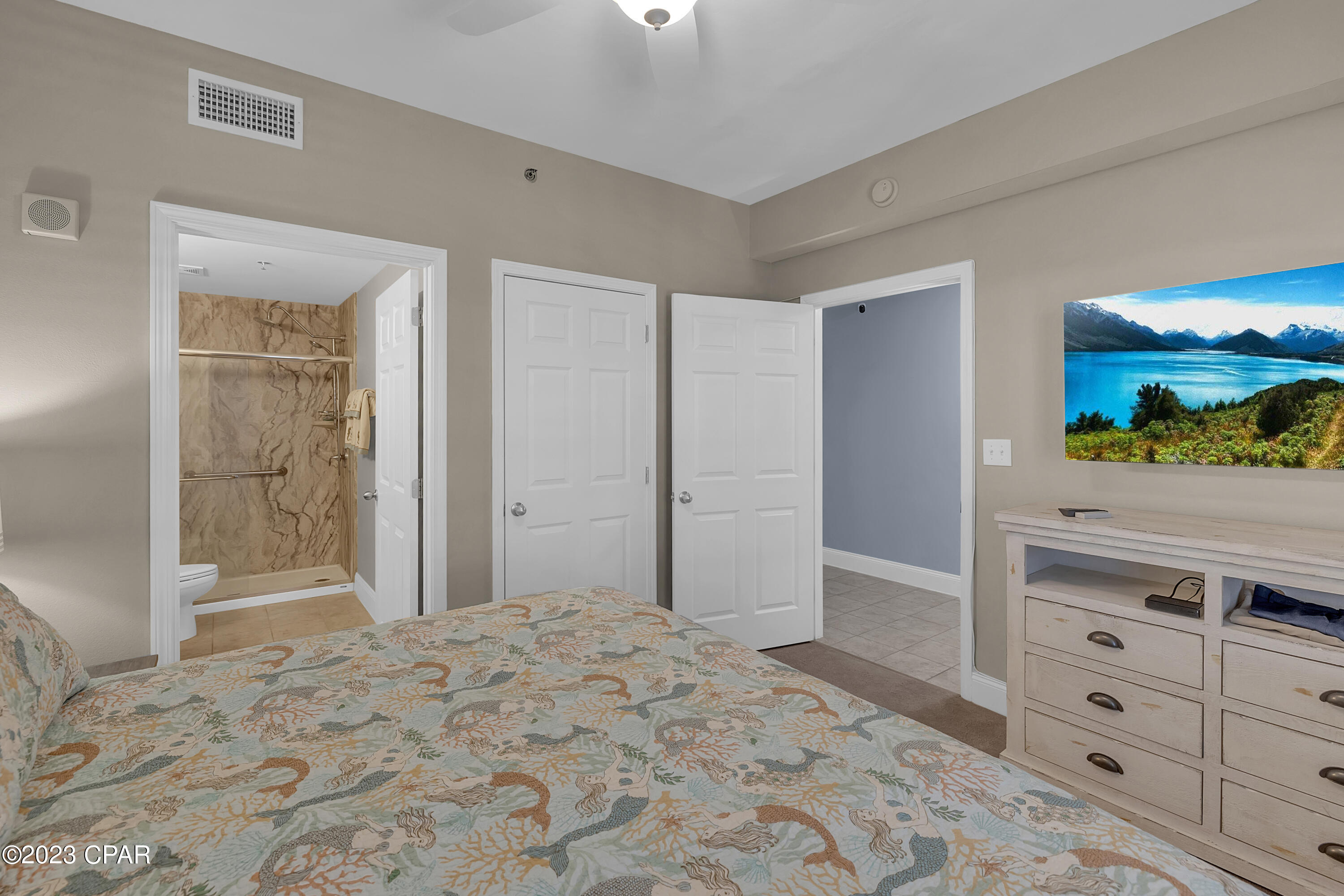 9902 S Thomas Drive Unit: 1935