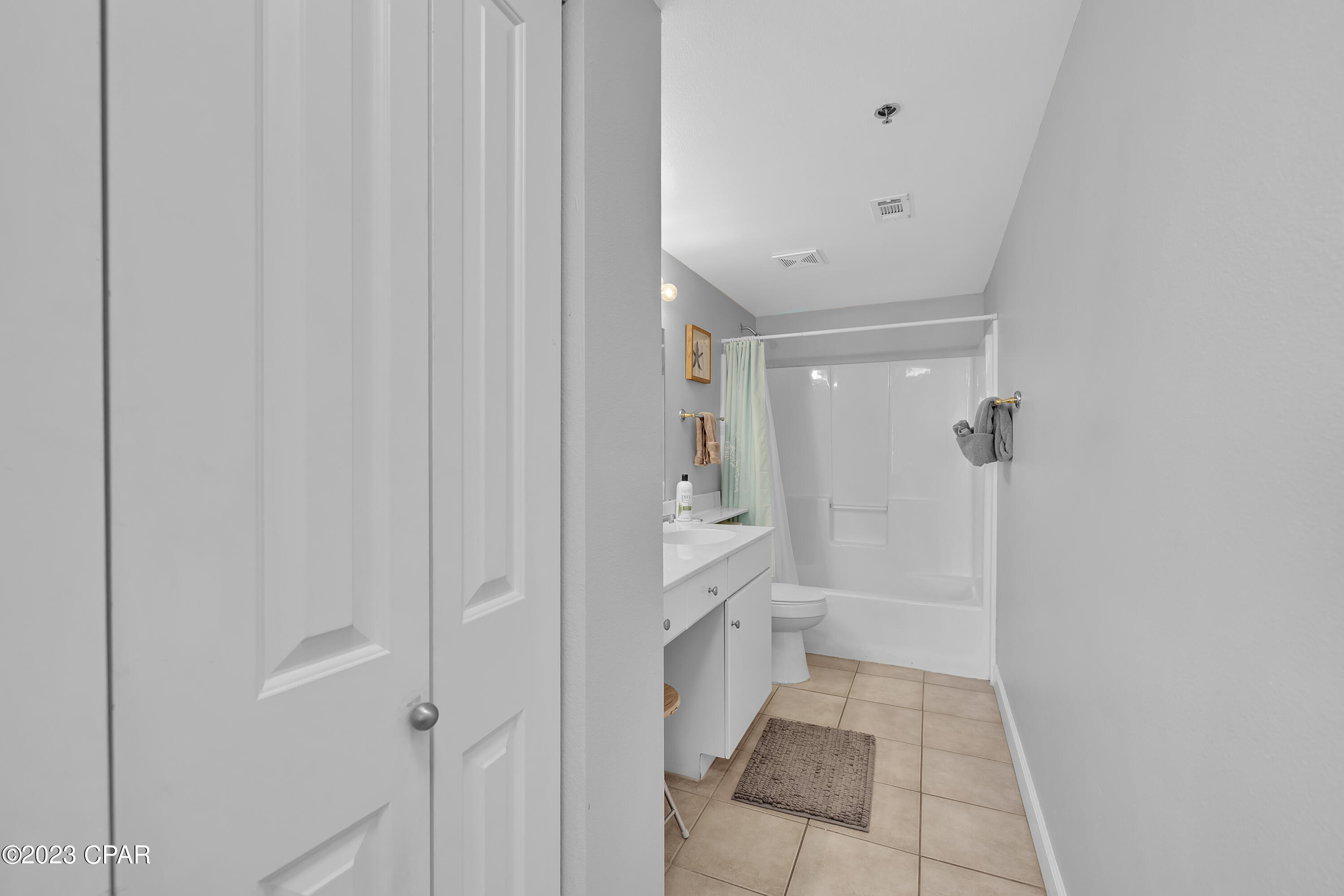 9900 S Thomas Drive Unit: 1215