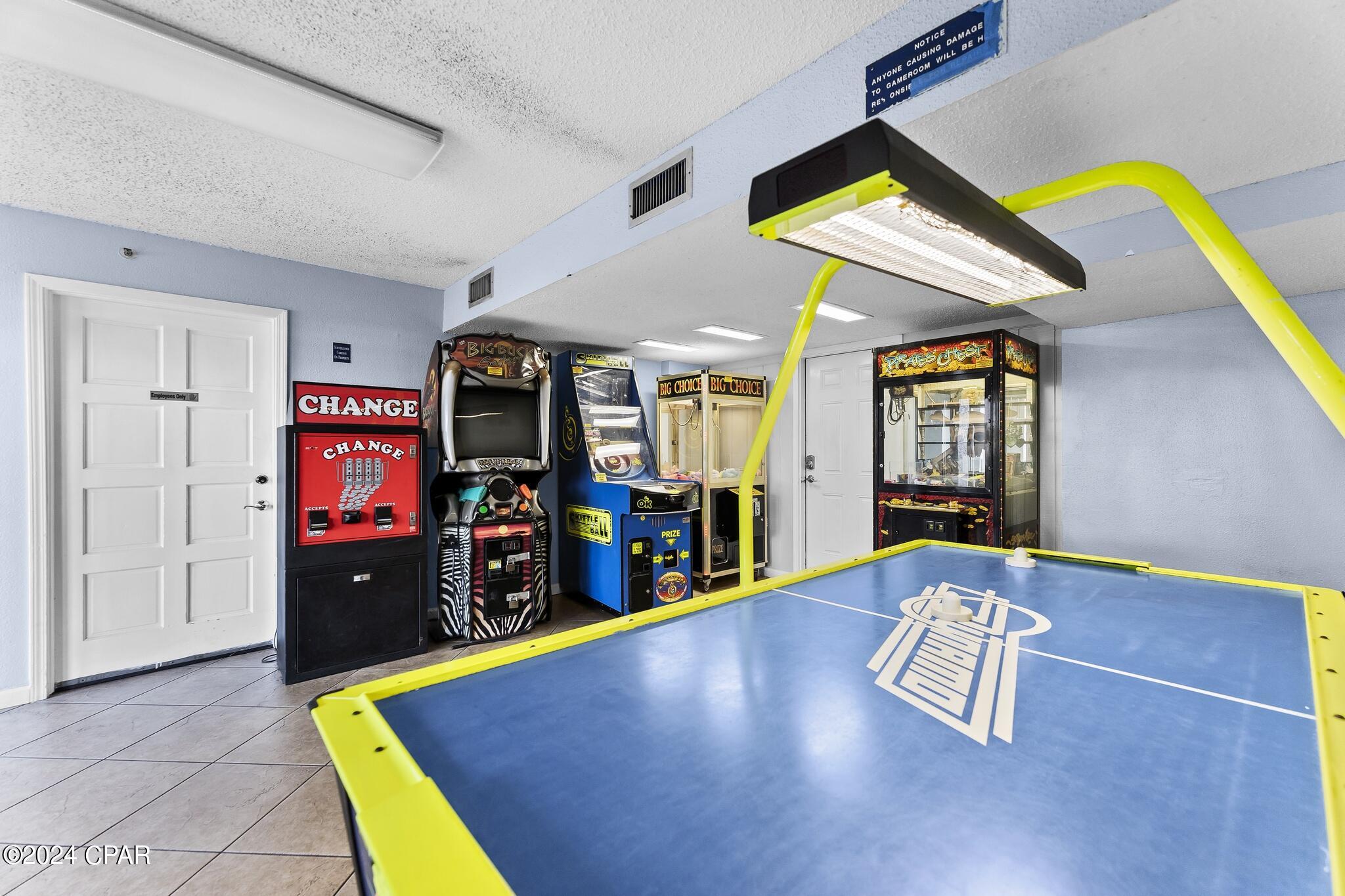 8743 S Thomas Drive Unit: 906