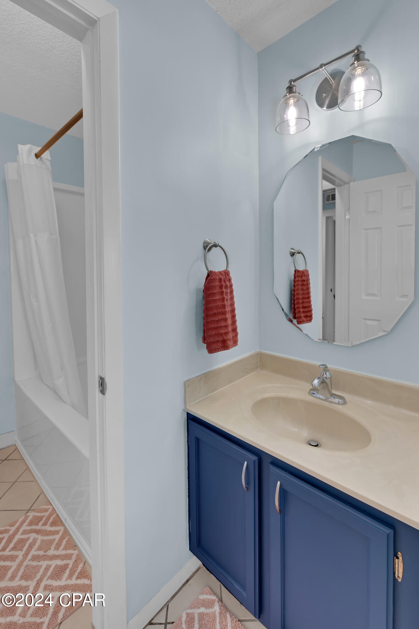 8743 S Thomas Drive Unit: 906