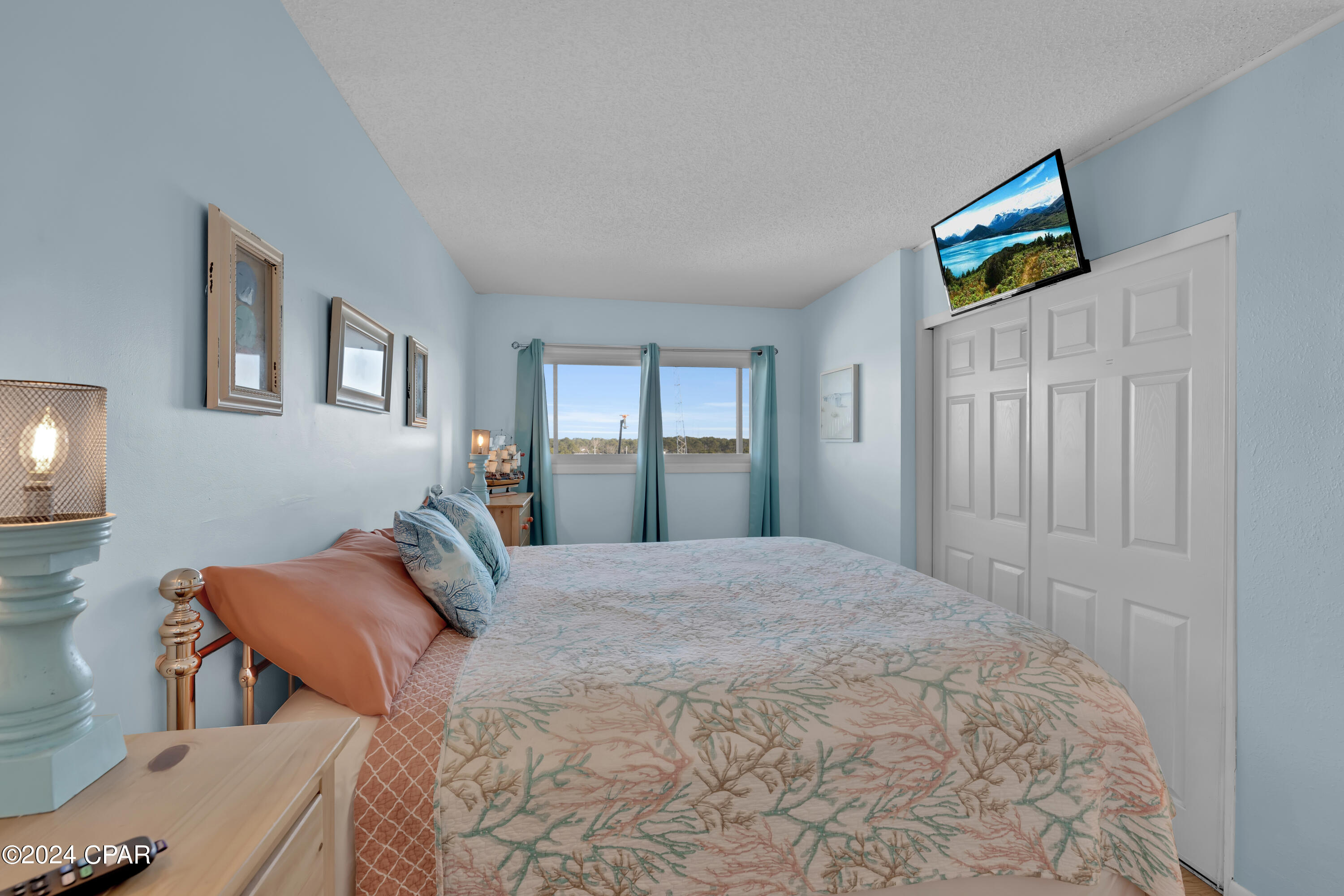 8743 S Thomas Drive Unit: 906