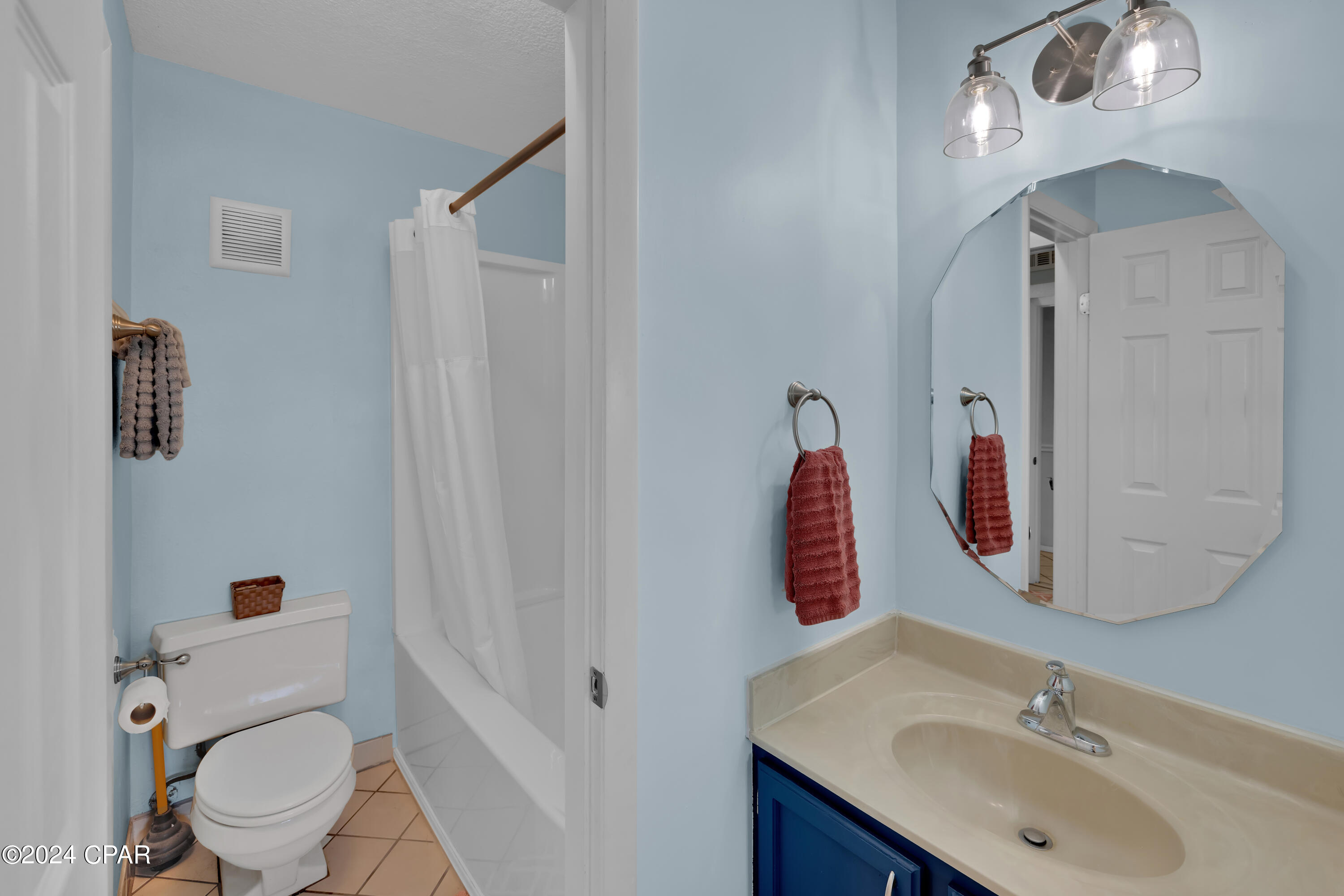 8743 S Thomas Drive Unit: 906