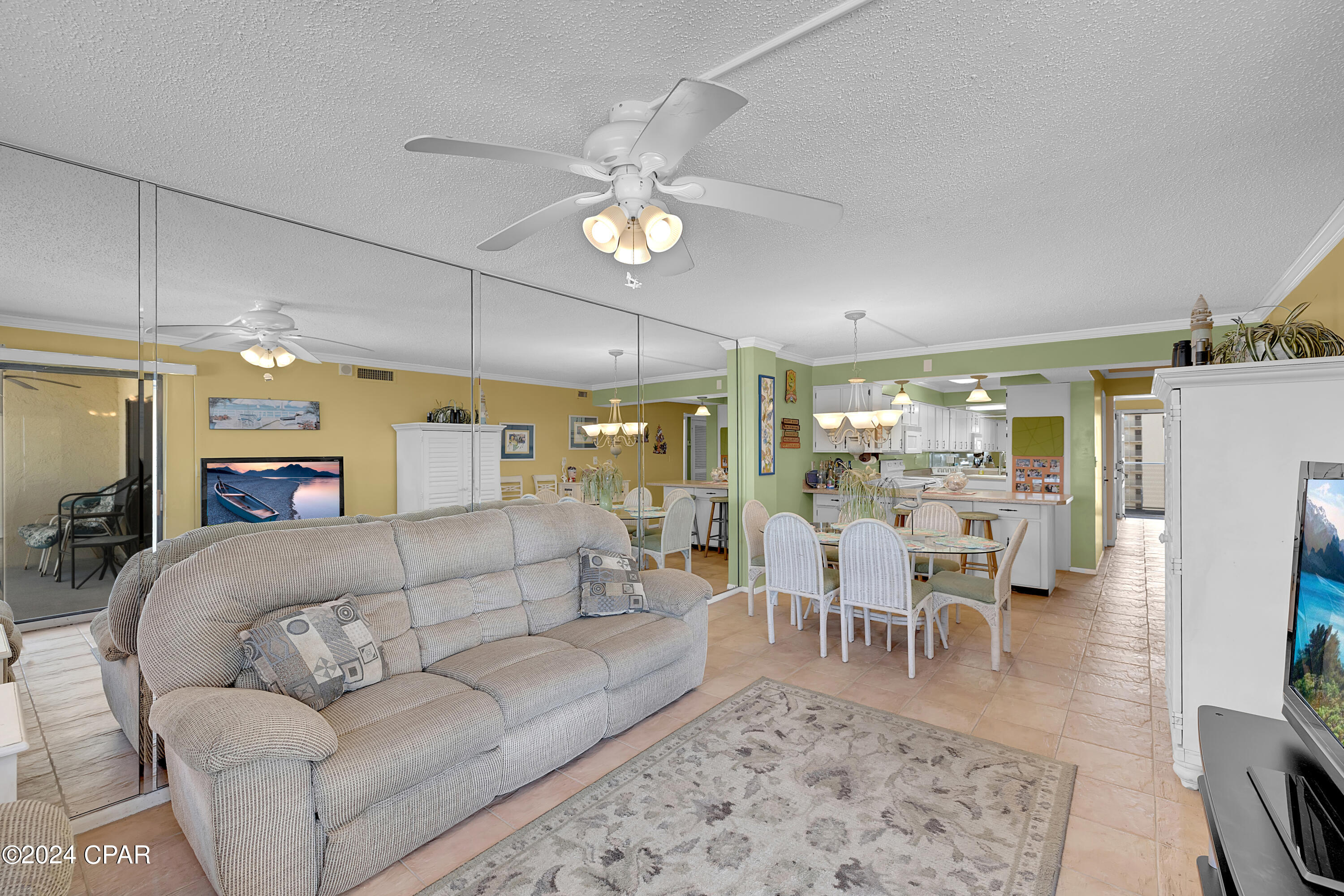 5801 S Thomas Drive Unit: 1104