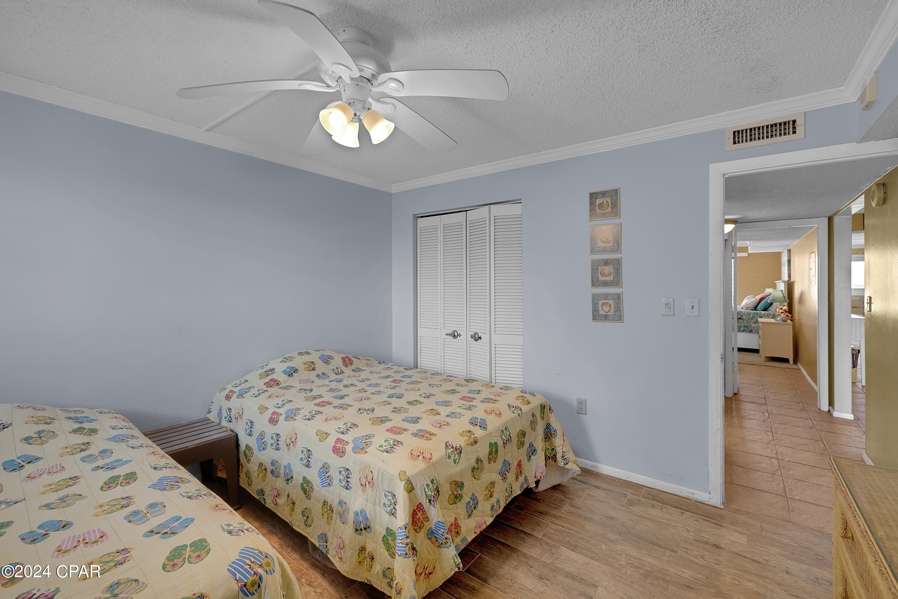 5801 S Thomas Drive Unit: 1104