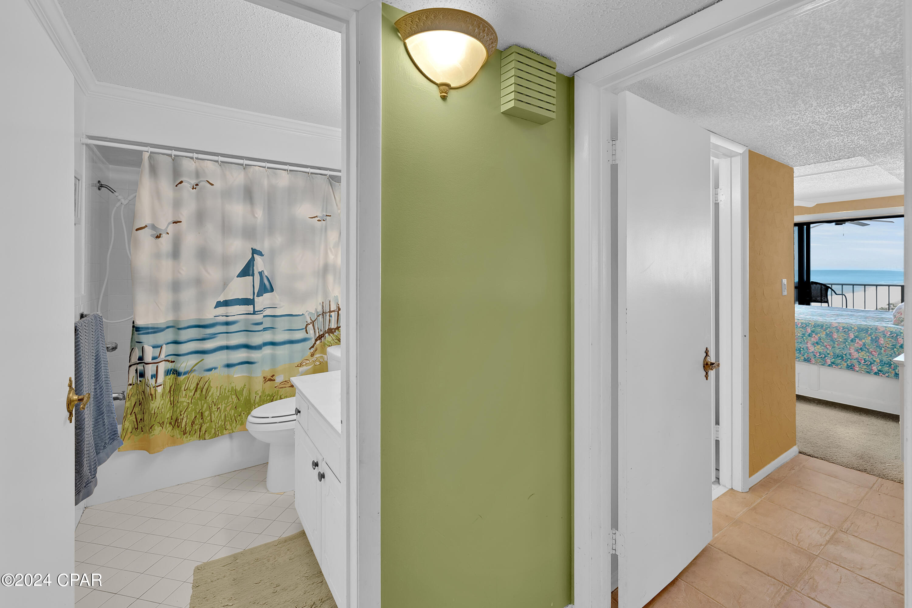 5801 S Thomas Drive Unit: 1104