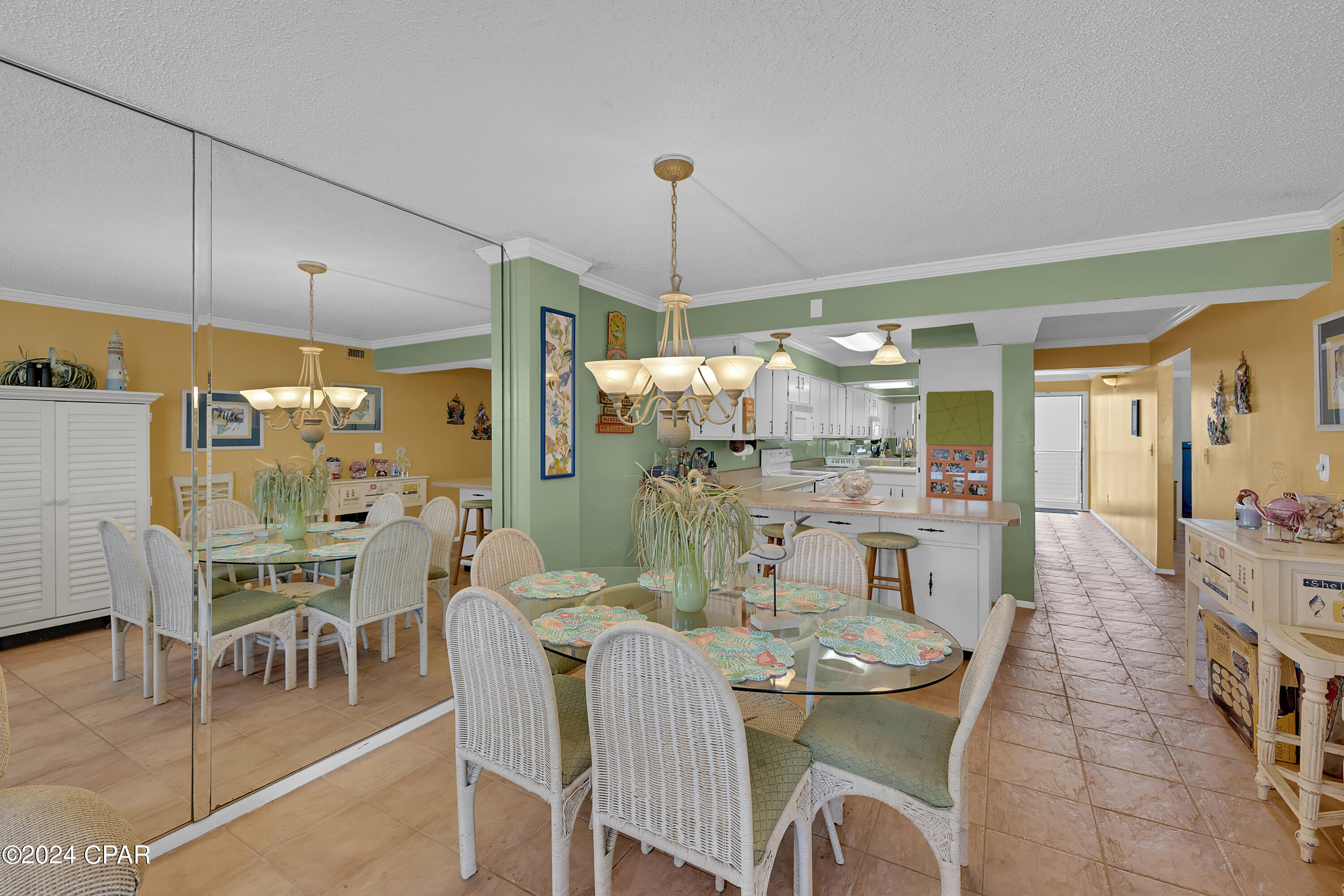 5801 S Thomas Drive Unit: 1104