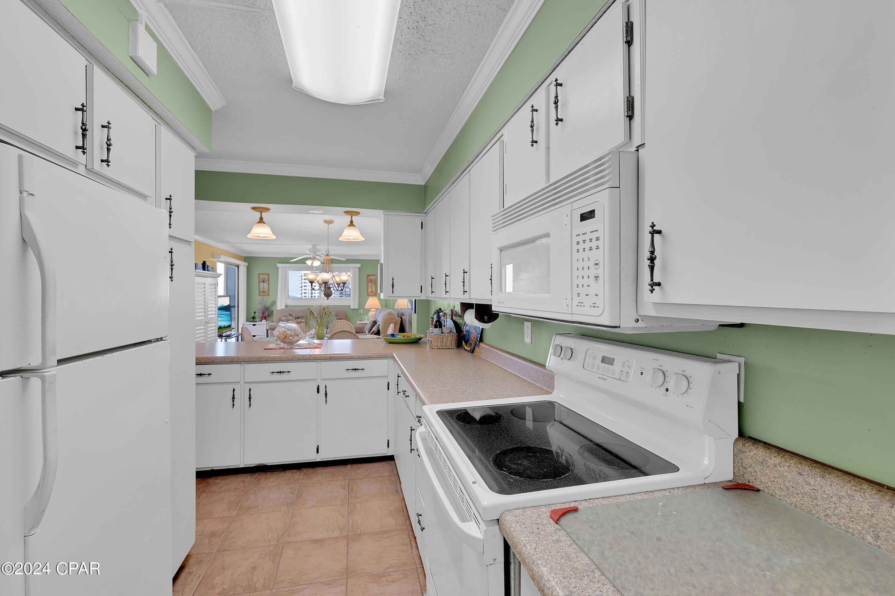 5801 S Thomas Drive Unit: 1104