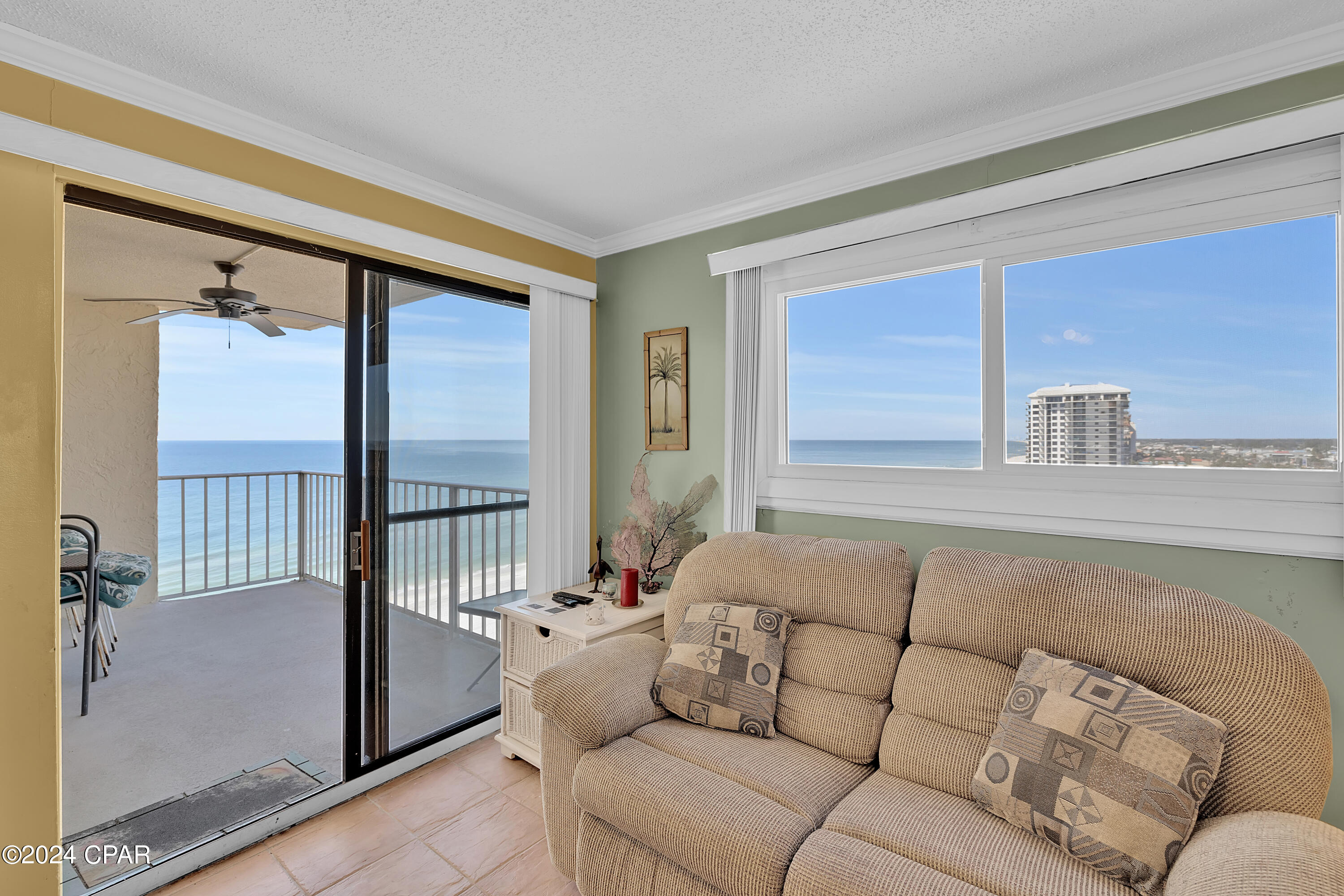 5801 S Thomas Drive Unit: 1104