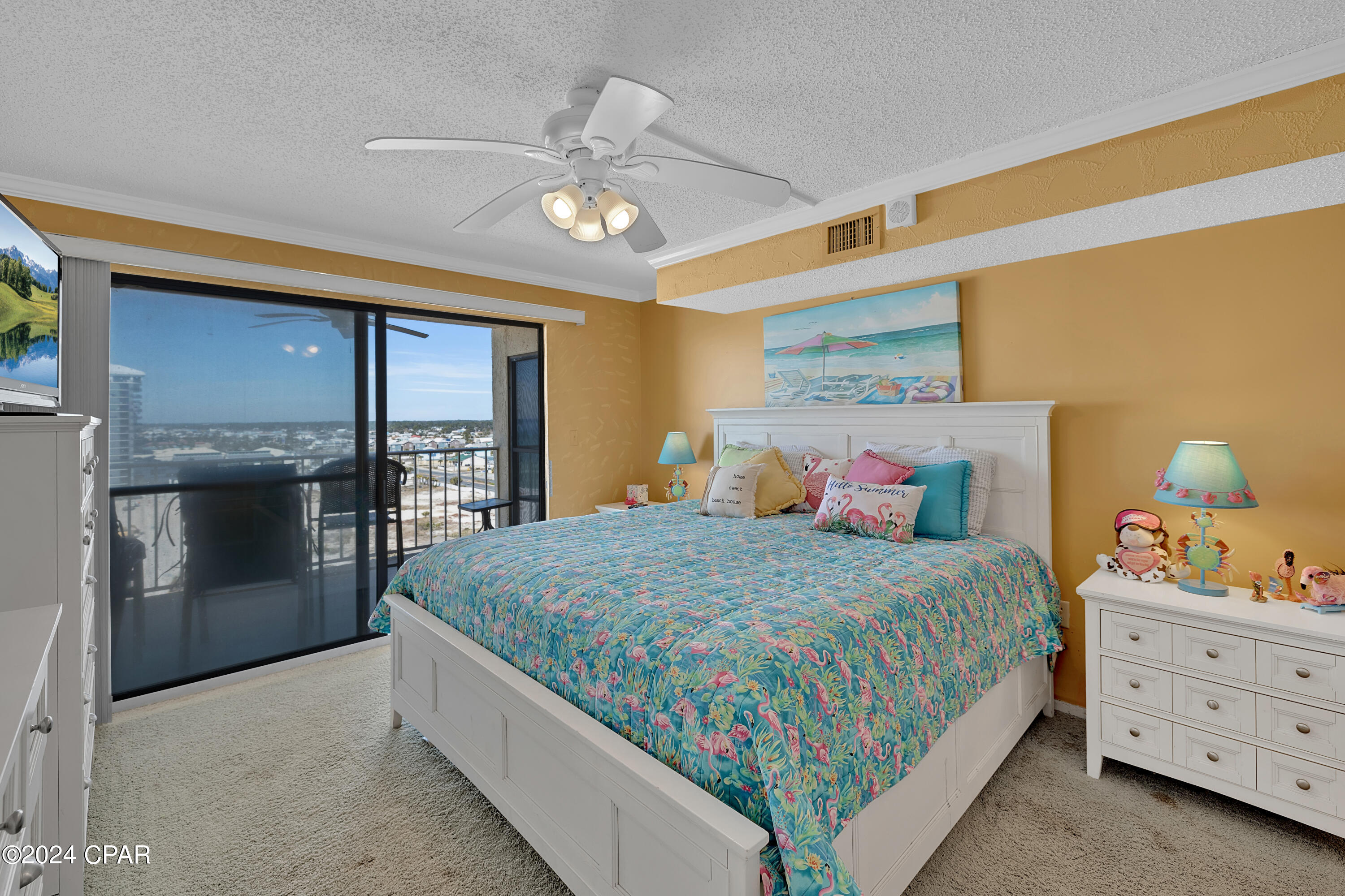 5801 S Thomas Drive Unit: 1104