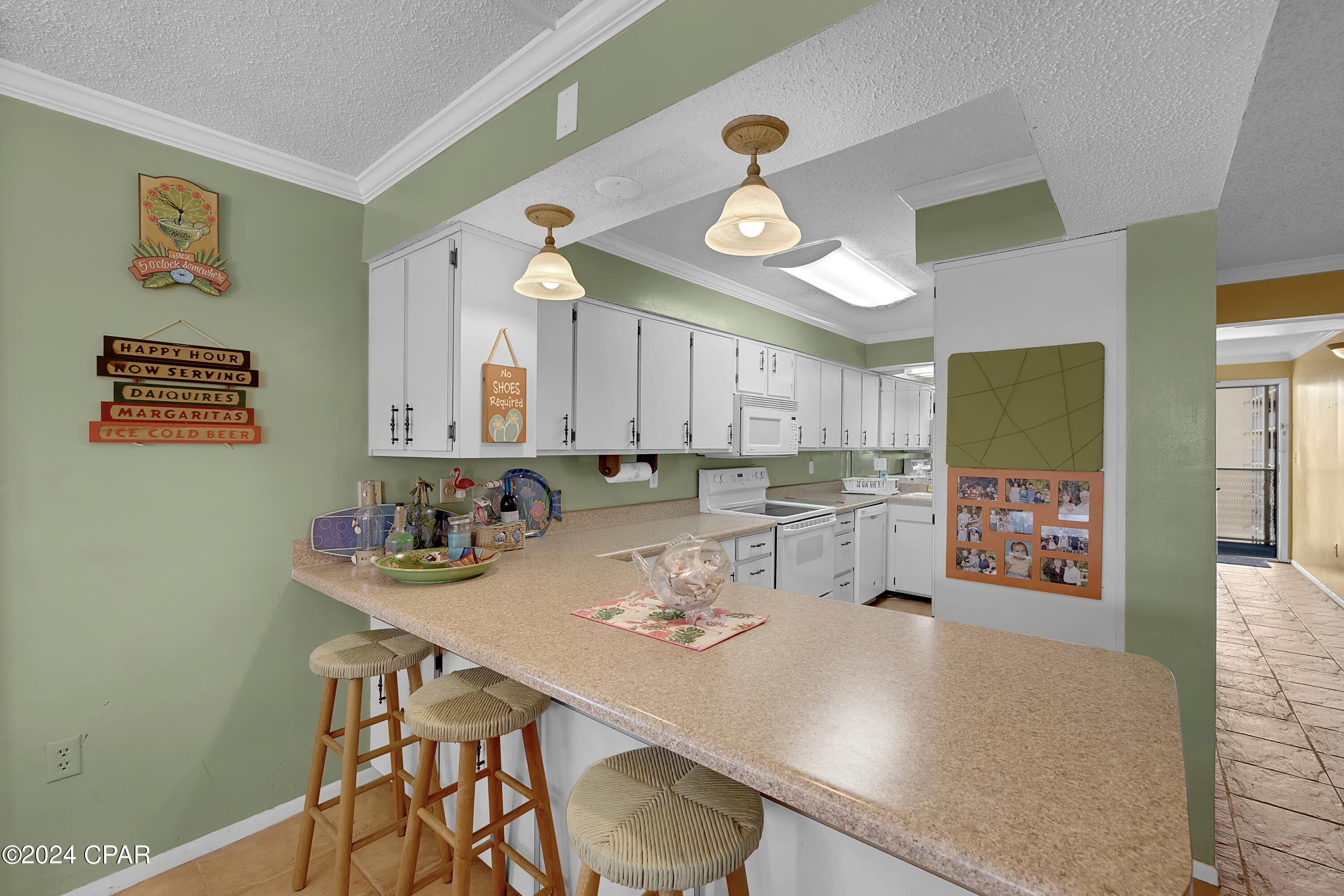 5801 S Thomas Drive Unit: 1104