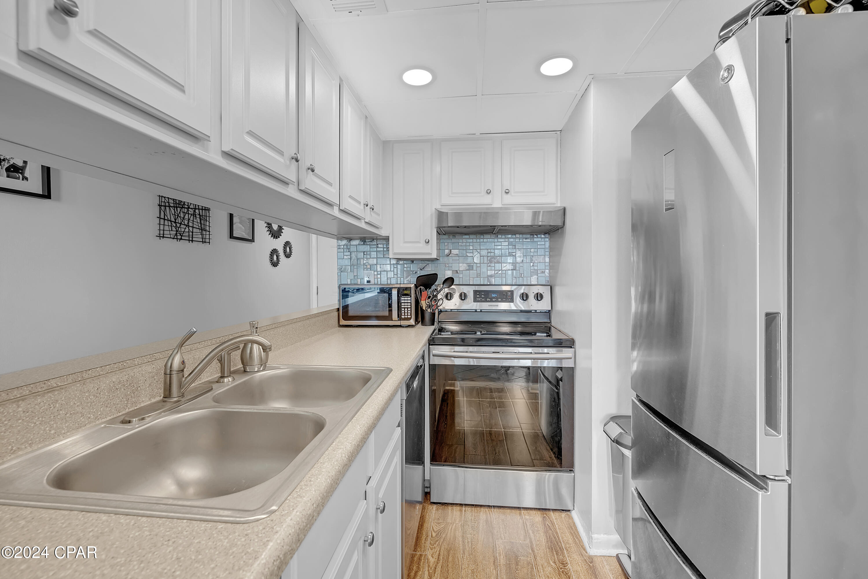 9850 S Thomas Drive 503E